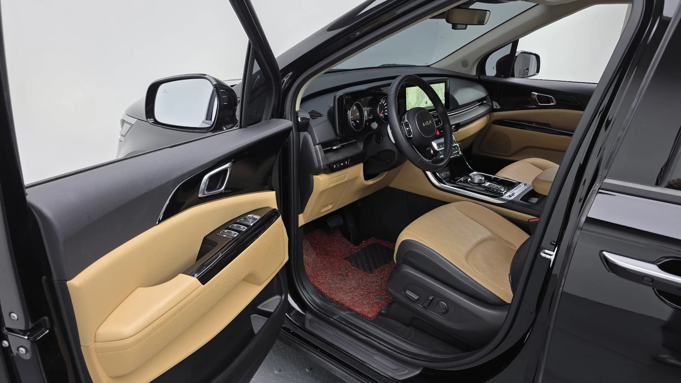 Kia Carnival 9-Seater Noblesse, 2023 г. 44720 км. — фото 10