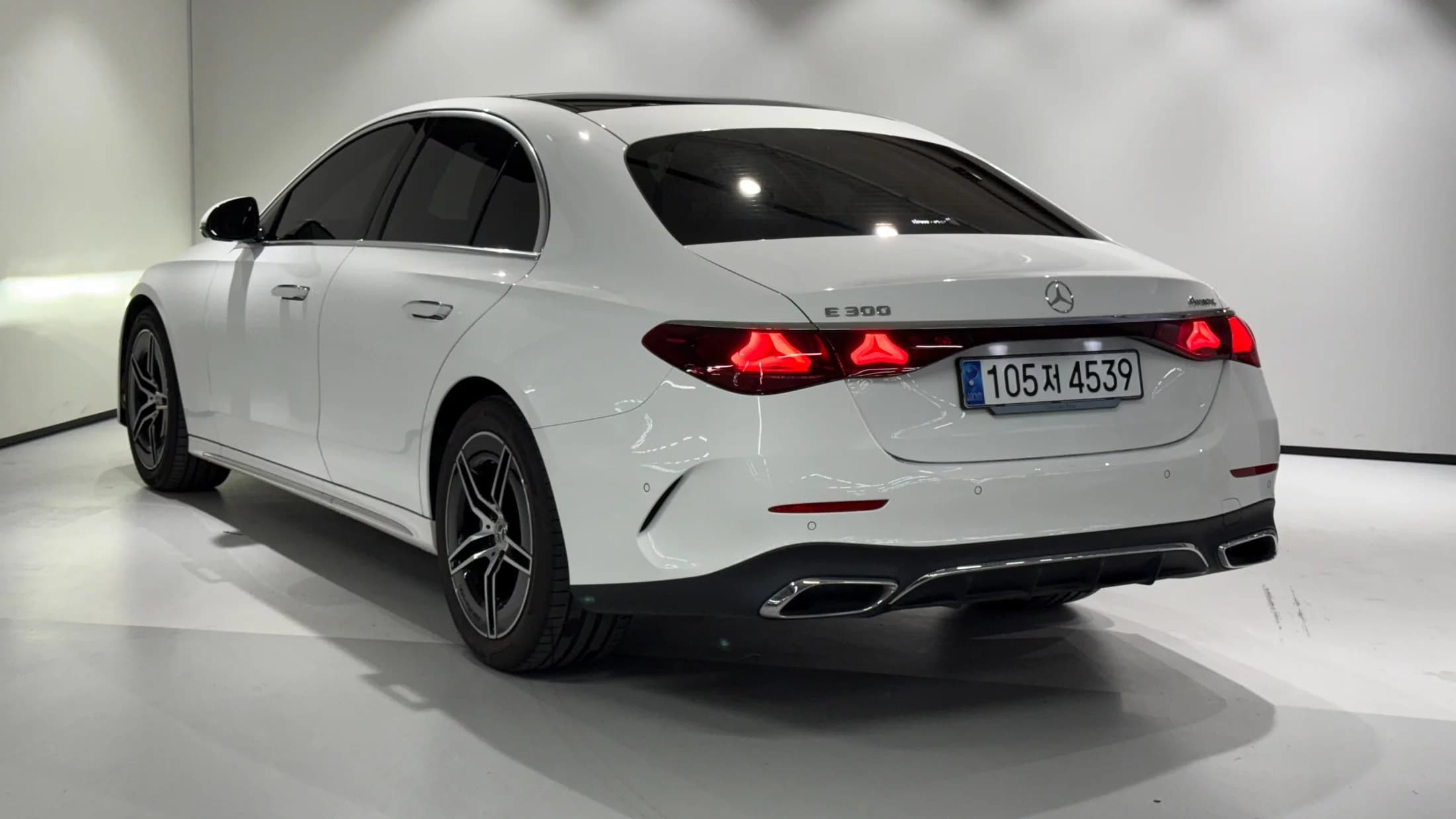 Mercedes-Benz E-Class E300 4MATIC AMG Line, 2024 г. 11954 км. — фото 6