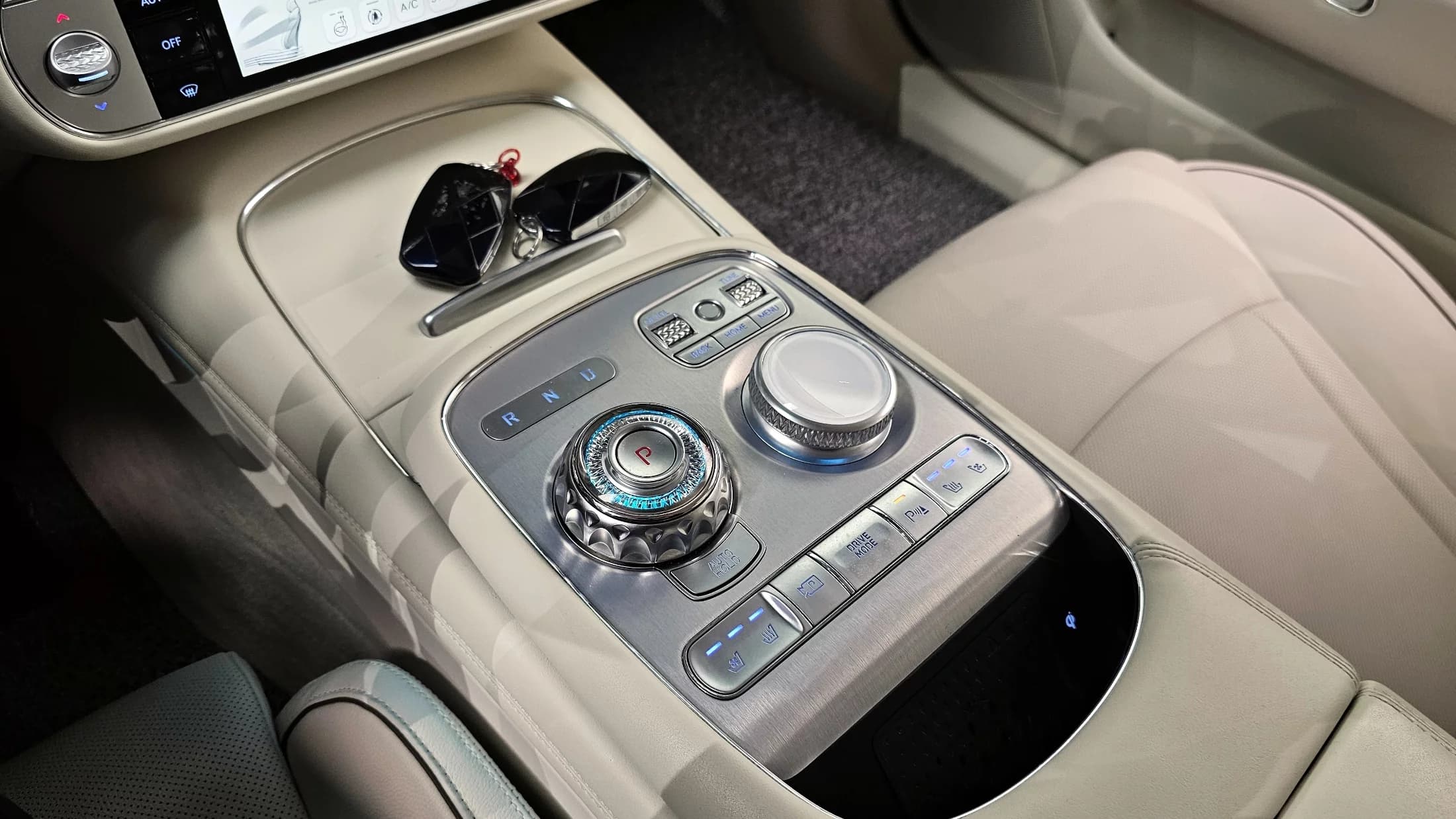 Genesis G90 Gasoline 3.5 Turbo AWD, 2023 г. 49588 км. — фото 9
