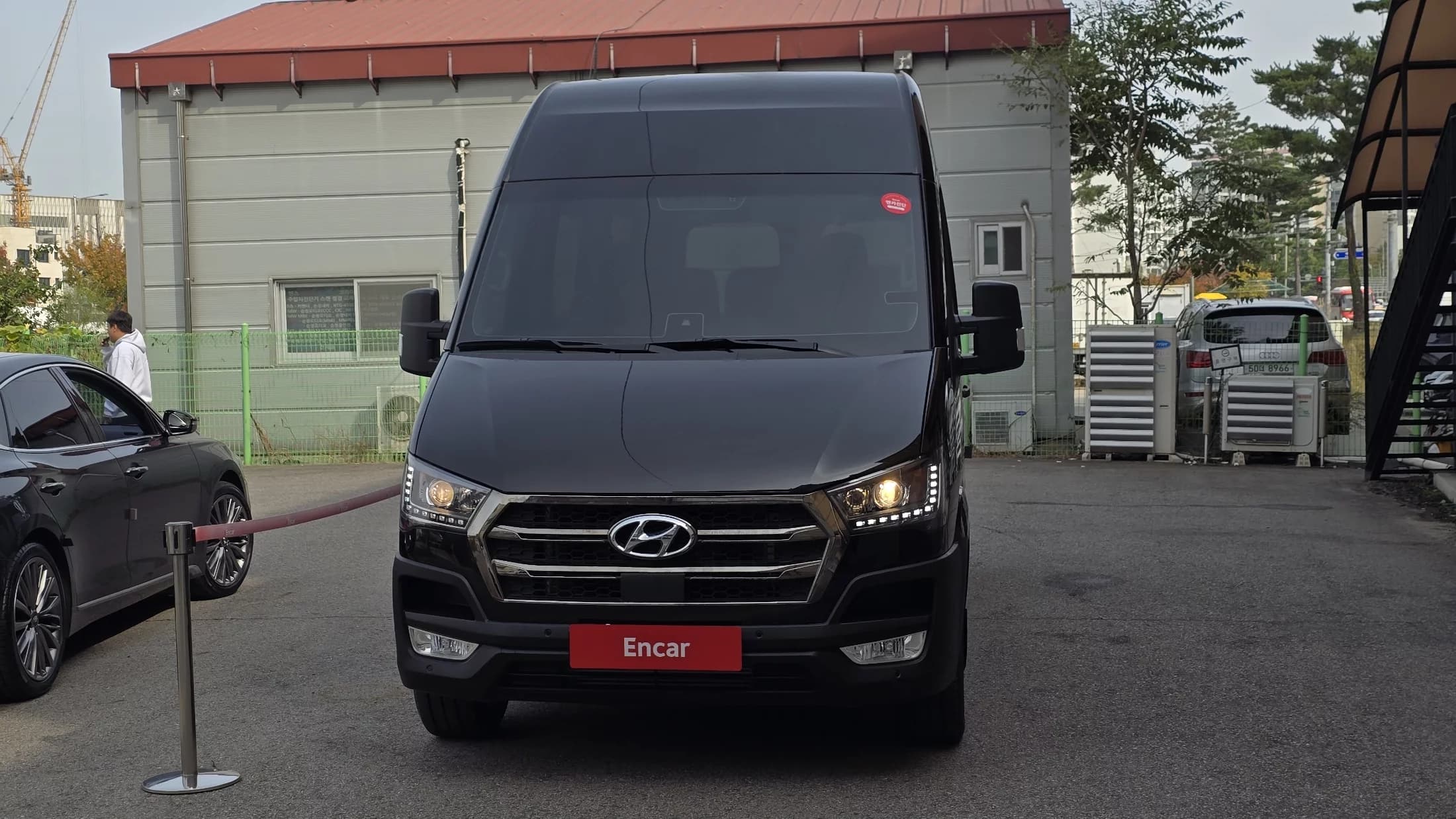 Hyundai H1 15-seater Luxury, 2022 г. 5680 км. — фото 3