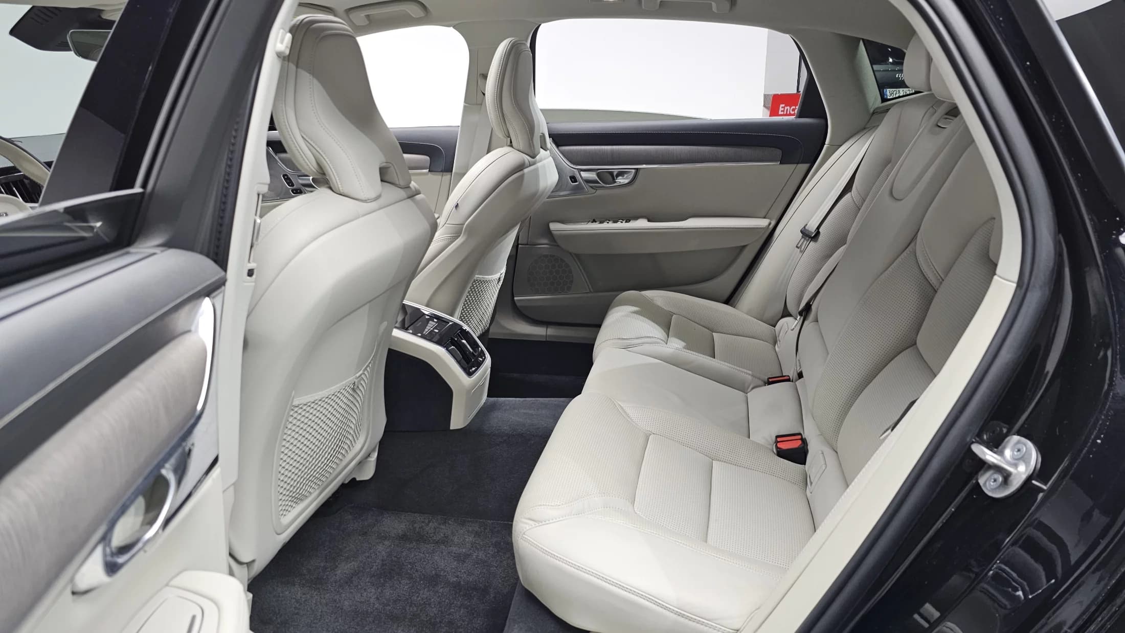 Volvo S90 B6 AWD Ultimate Bright, 2023 г. 48057 км. — фото 11