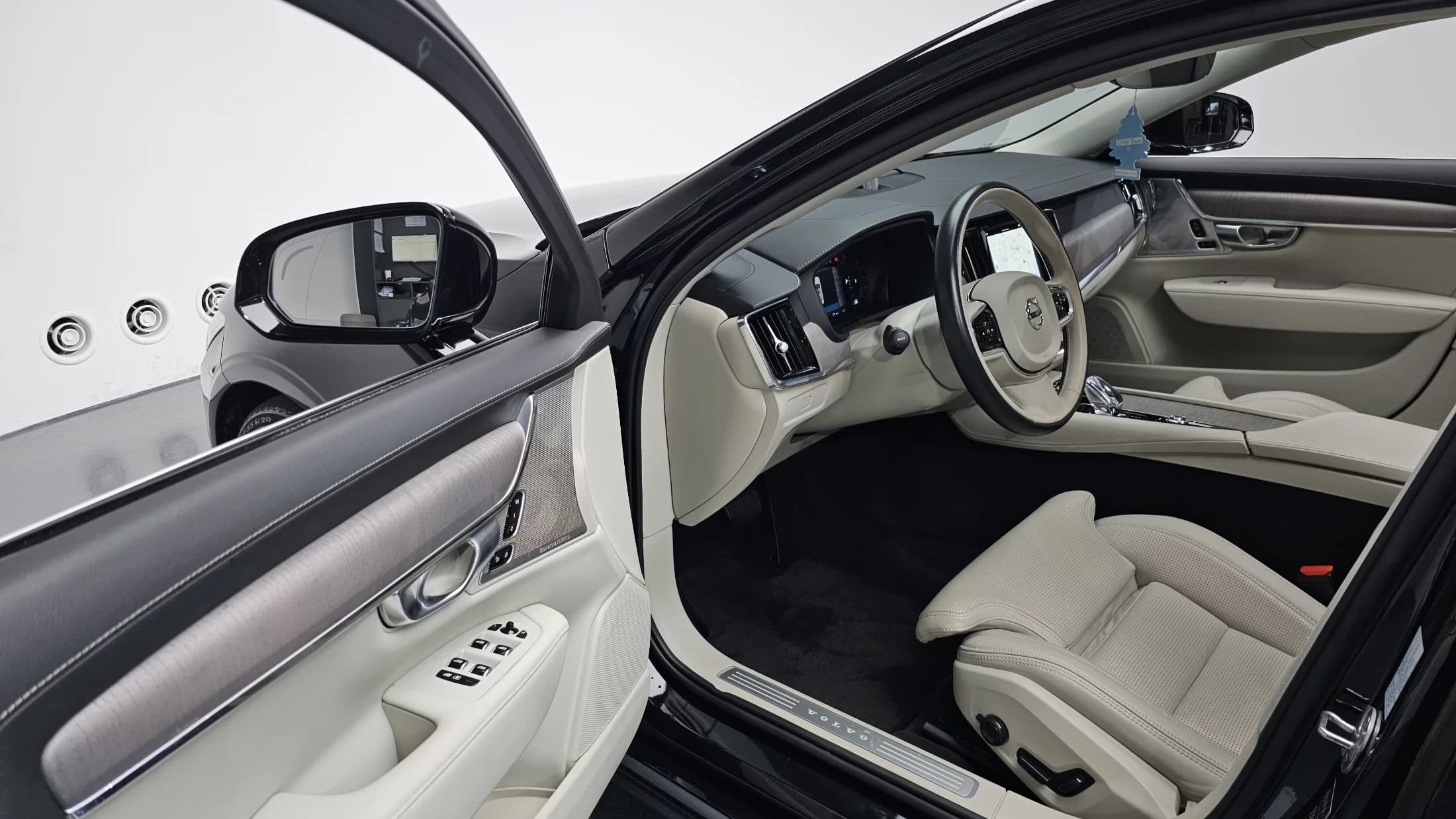 Volvo S90 B6 AWD Ultimate Bright, 2023 г. 48057 км. — фото 10