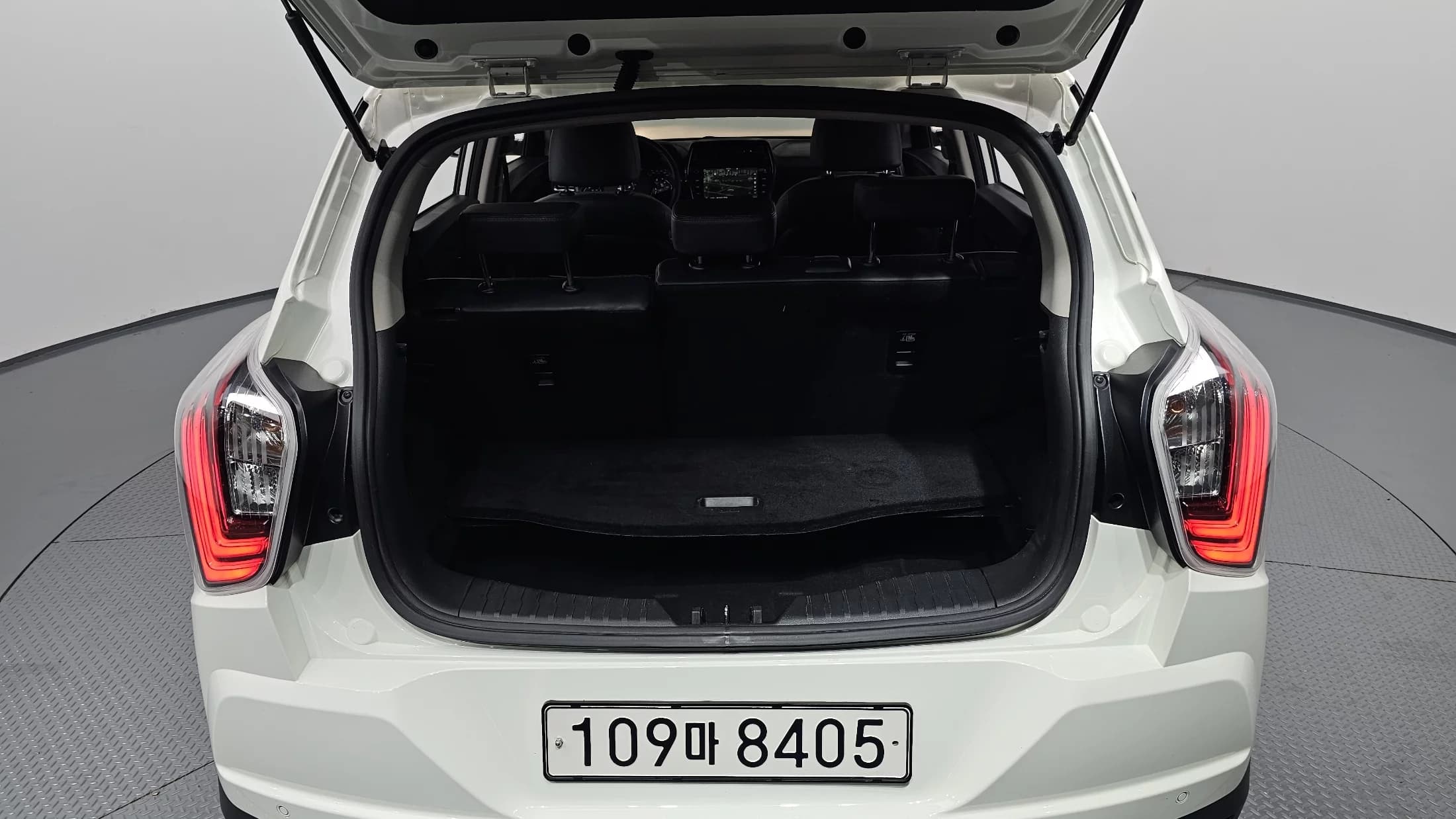 SsangYong TIBOLI Gasoline 1.5 2WD V3, 2021 г. 32721 км. — фото 20