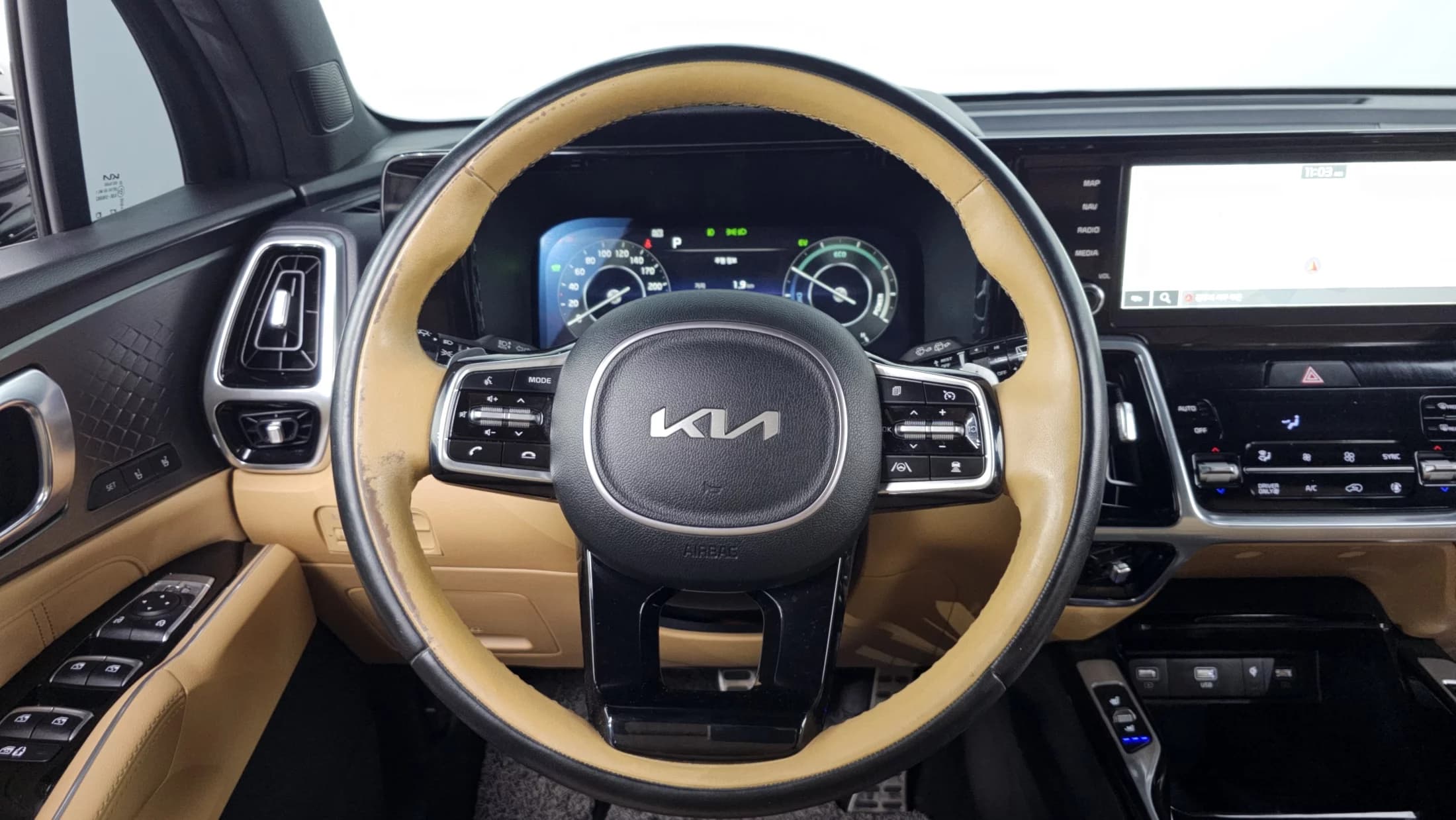 Kia Sorento HEV 1.6 2WD Gravity, гибрид, 2023 г. 38760 км. — фото 13