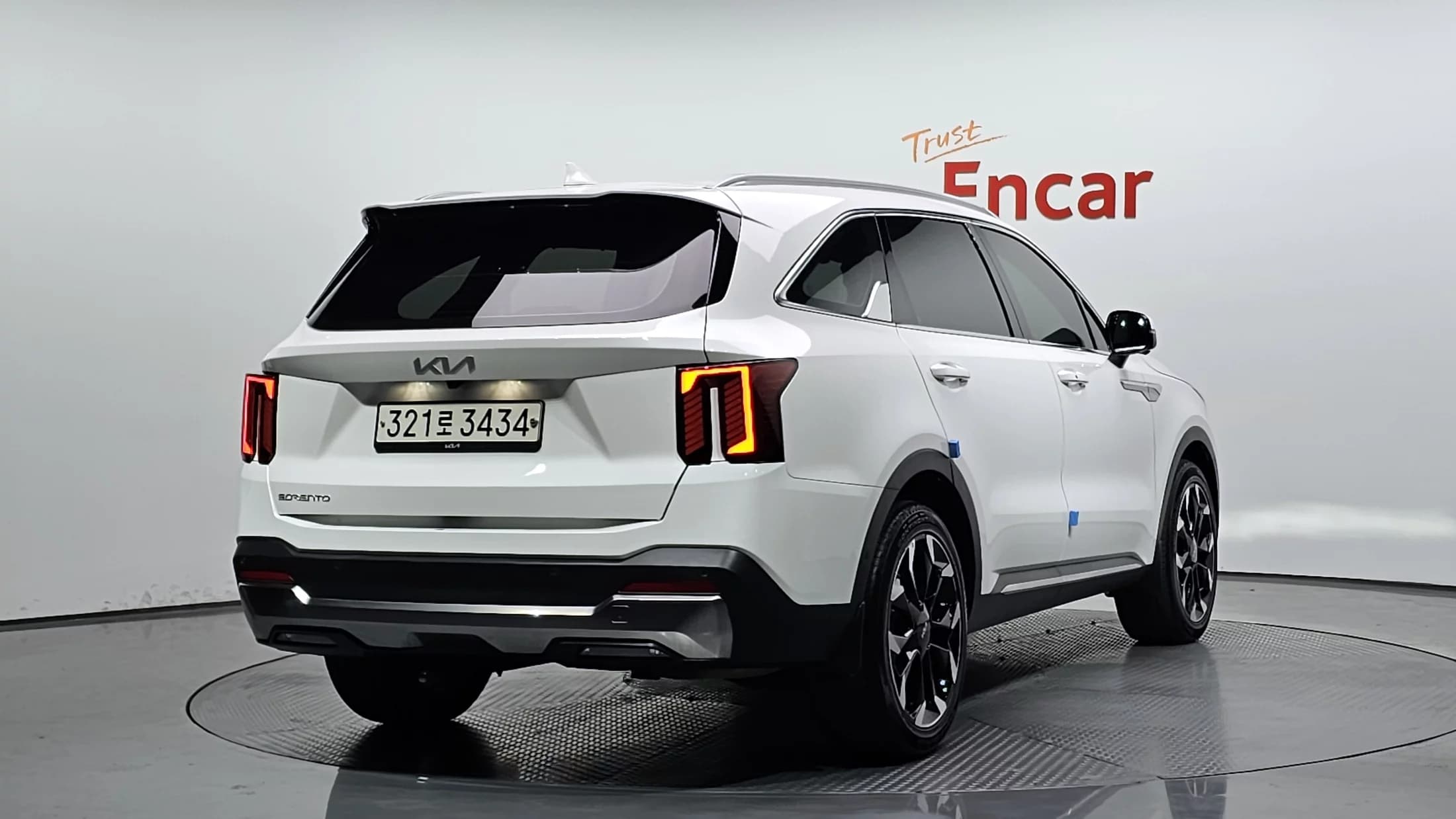 Kia Sorento Gasoline 2.5T 2WD Signature, 2023 г. 5932 км. — фото 2