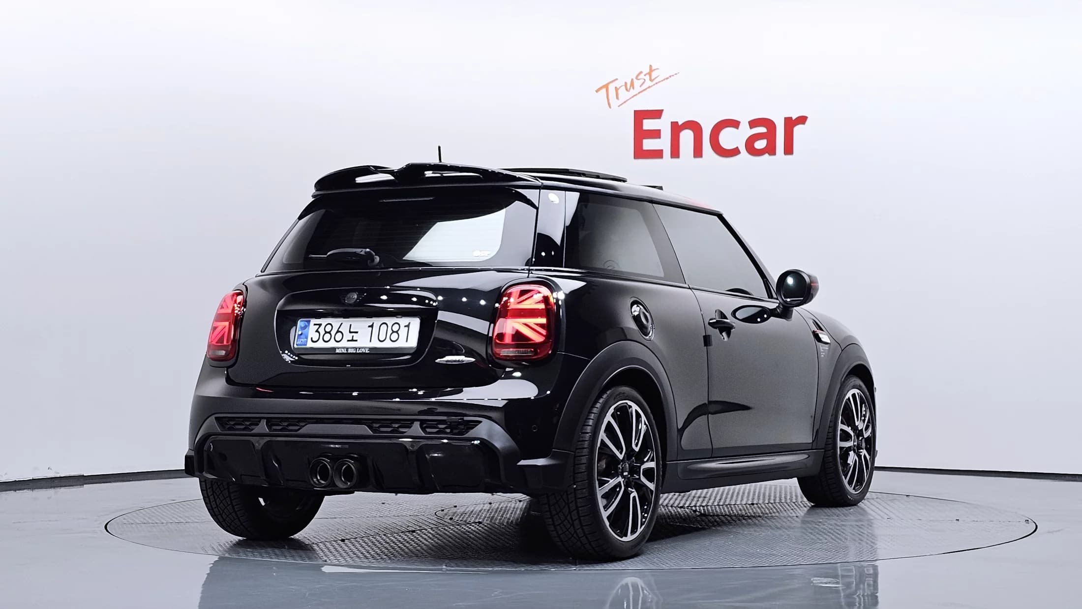 MINI Cooper JCW Pat Moss Edition 3rd, 2022 г. 39084 км. — фото 2