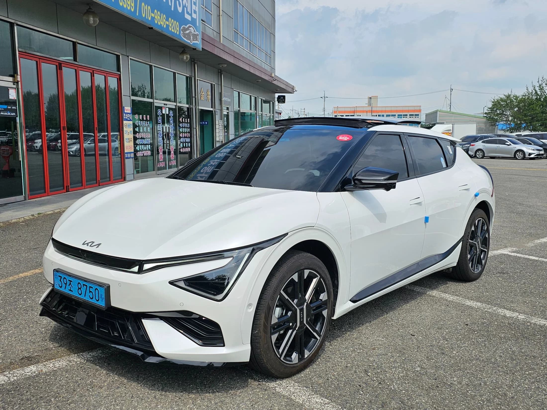 Kia EV6 Long Range 2WD GT Line, электромобиль, 2024 г. 5653 км. — фото 2