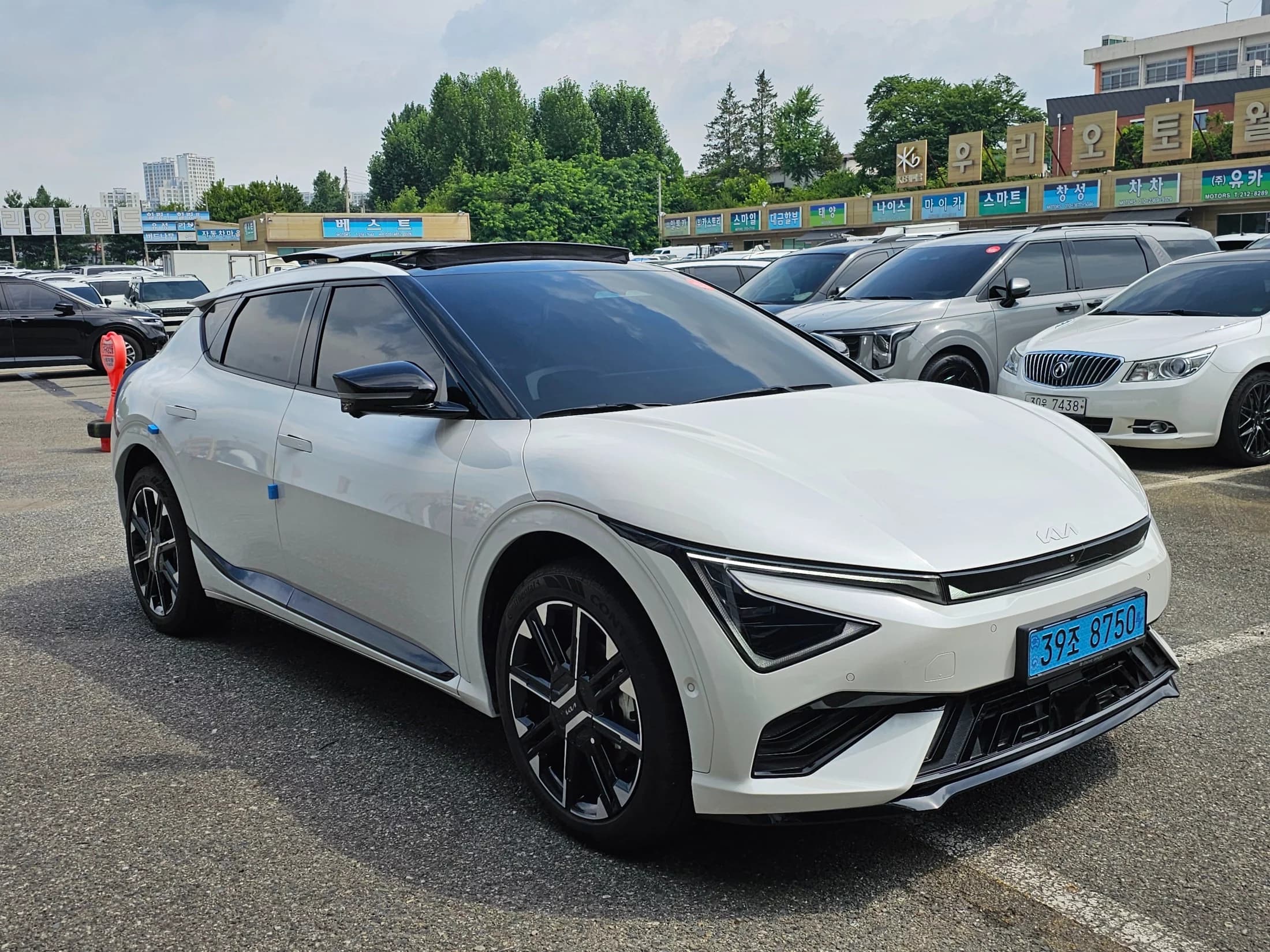 Kia EV6 Long Range 2WD GT Line, электромобиль, 2024 г. 5653 км. — фото 3