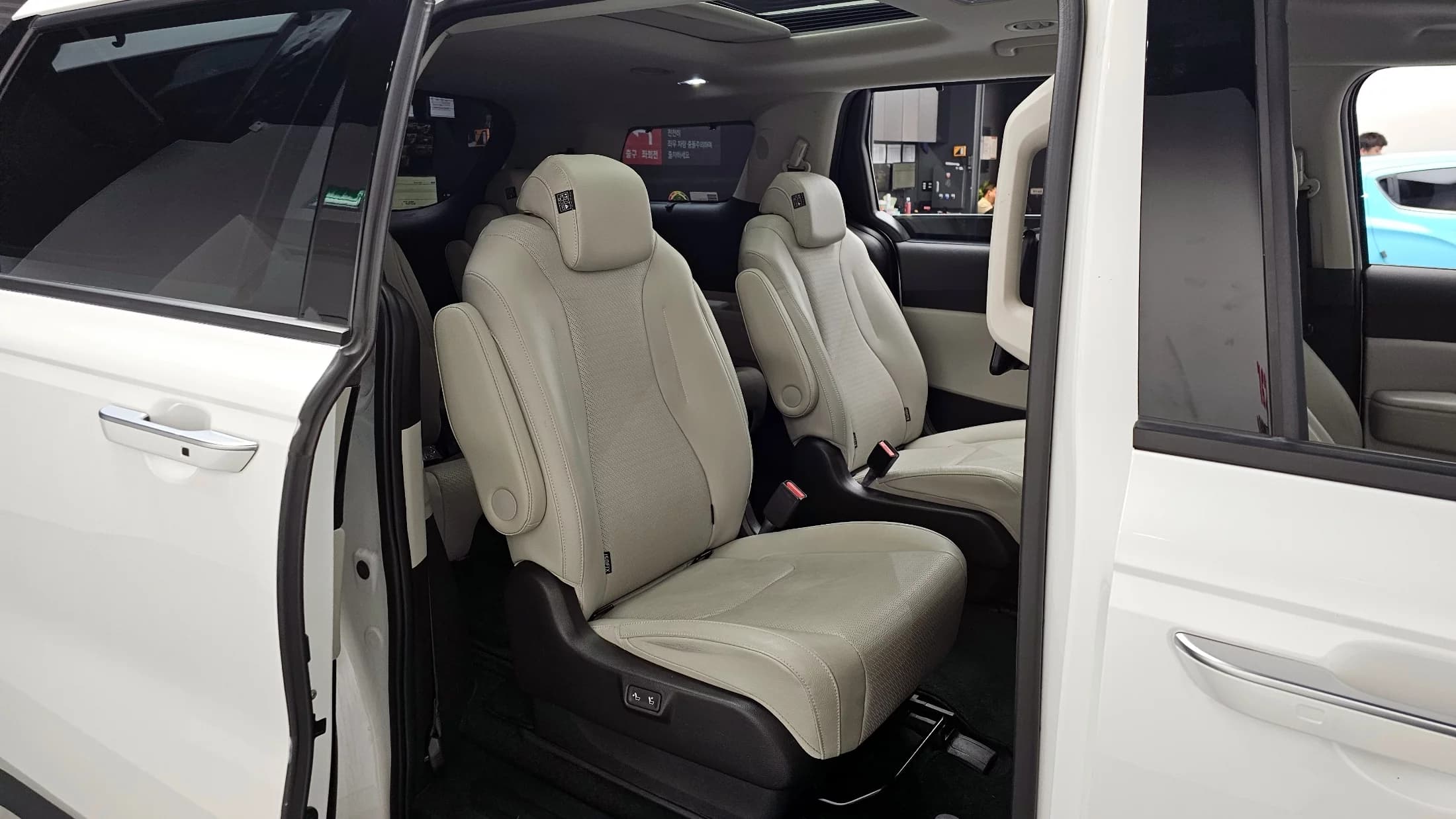 Kia Carnival Gasoline 9-Seater Noblesse, 2022 г. 63128 км. — фото 12