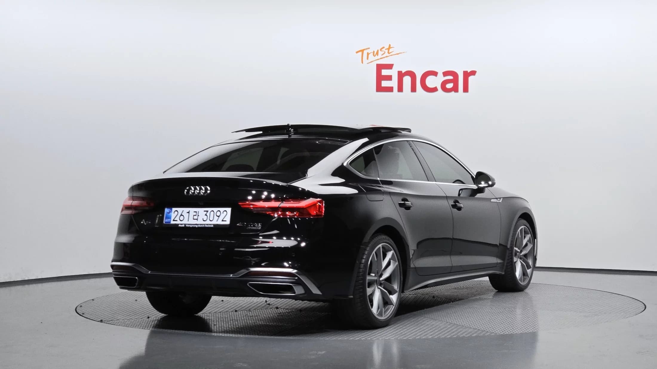 Audi A5 40 TFSI Quattro Premium Sportback, 2024 г. 4260 км. — фото 2