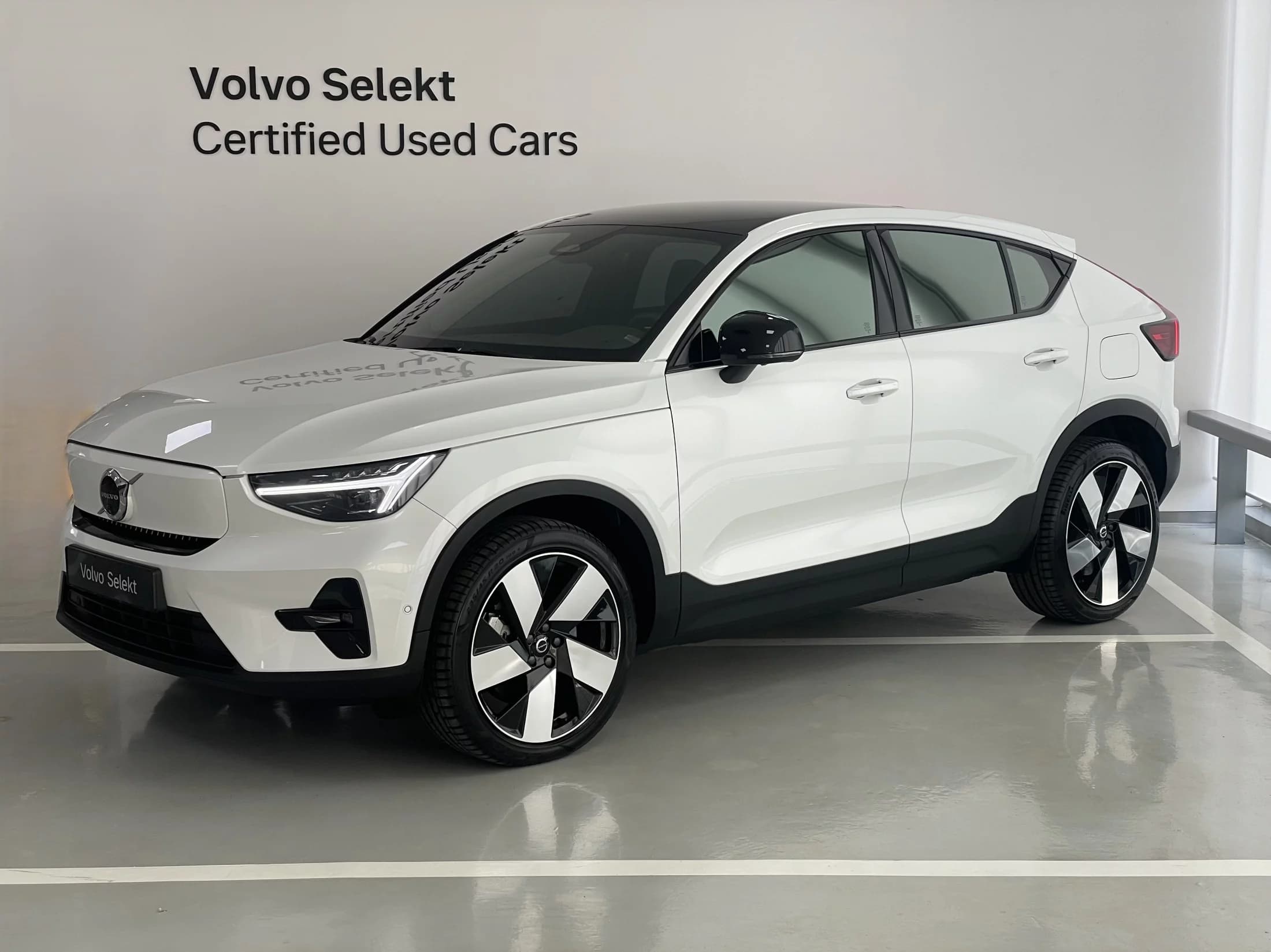 Volvo C40 Twin Ultimate, электромобиль, 2024 г. 20023 км.