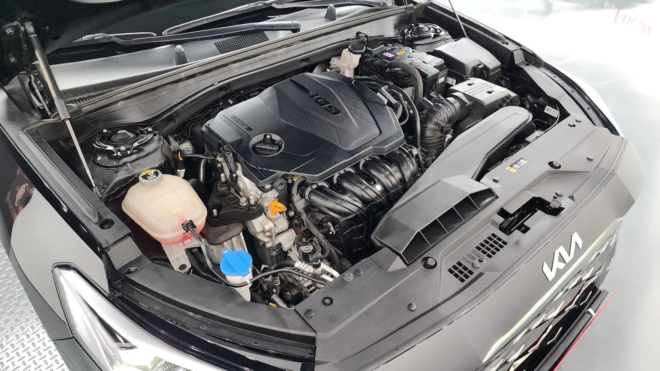 Kia K8 2.5 Gasoline 2WD Signature, 2022 г. 49278 км. — фото 6