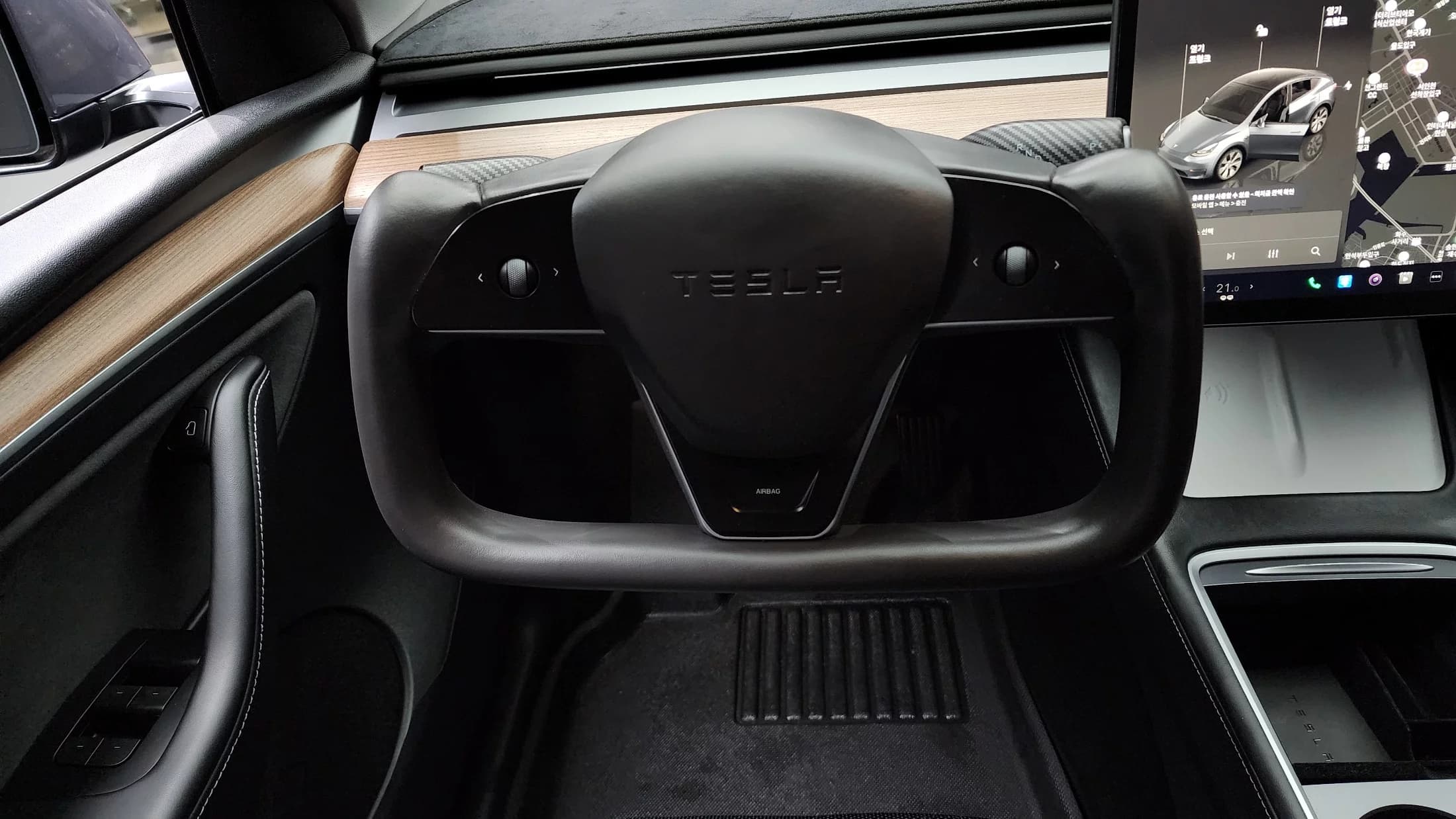 Tesla Model Y RWD, электромобиль, 2024 г. 16851 км. — фото 13