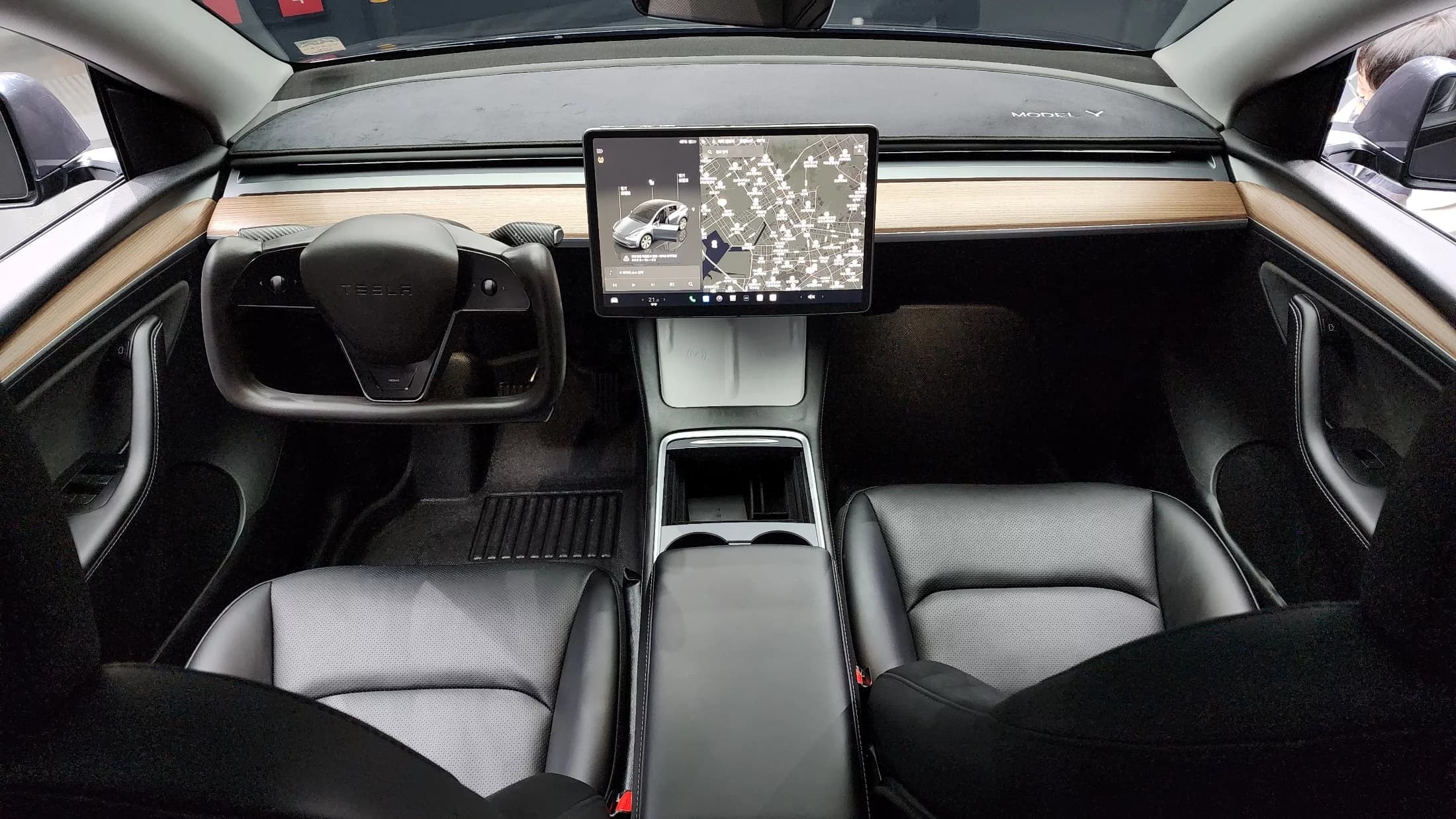 Tesla Model Y RWD, электромобиль, 2024 г. 16851 км. — фото 7