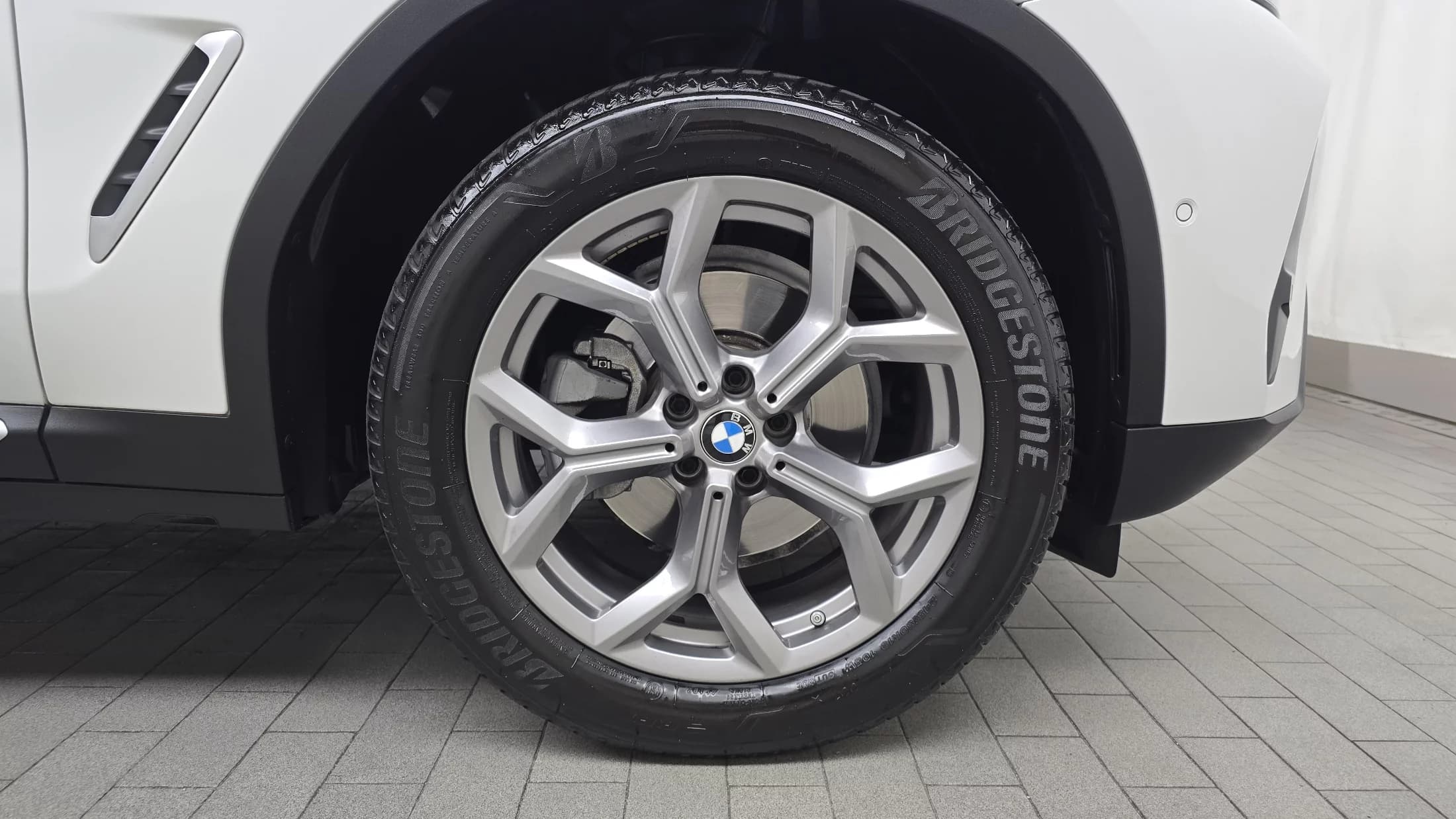 BMW X3 xDrive 20i, 2023 г. 24372 км. — фото 5