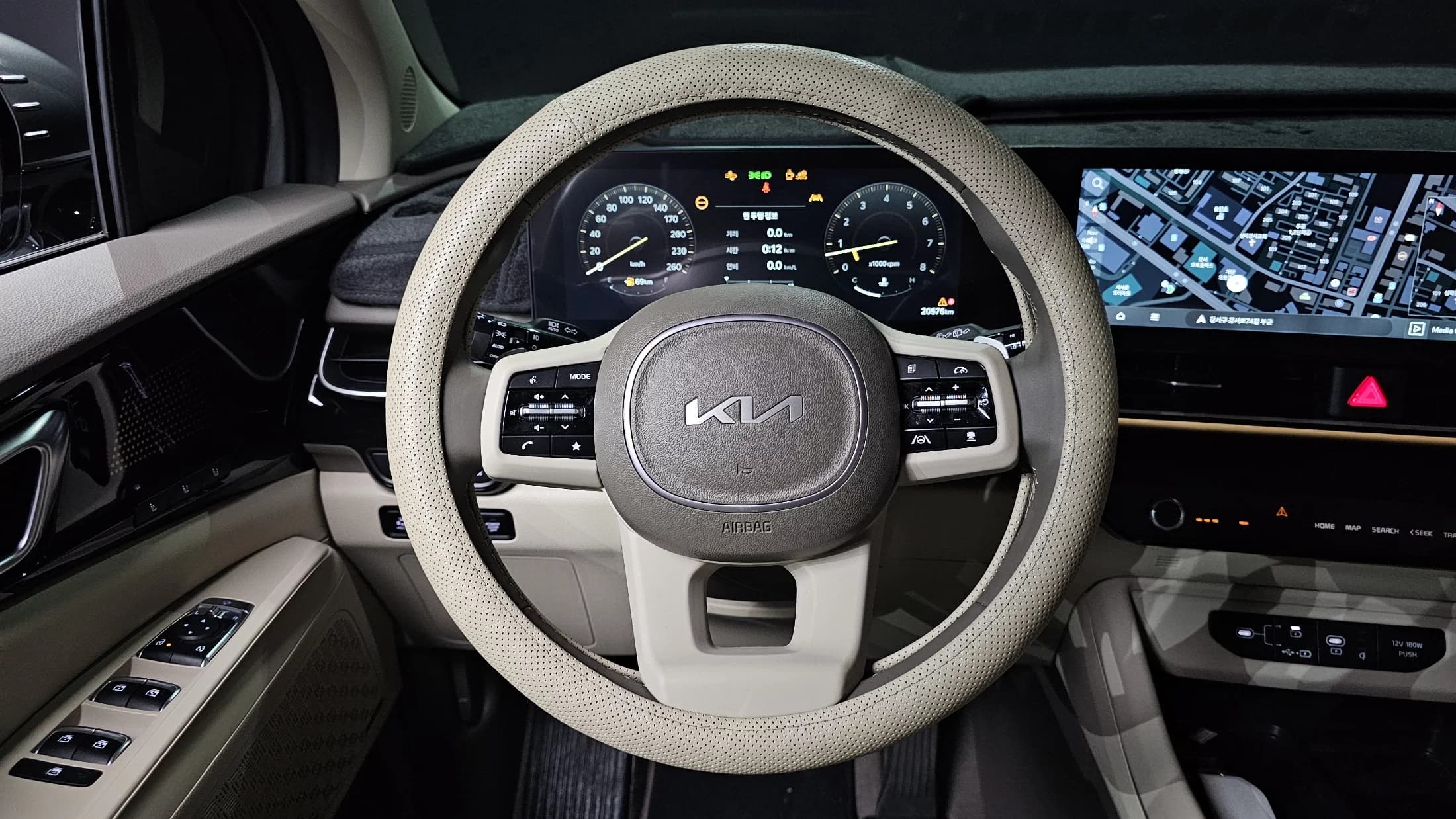 Kia Carnival Gasoline 7-Seater Gravity, 2024 г. 20639 км. — фото 13