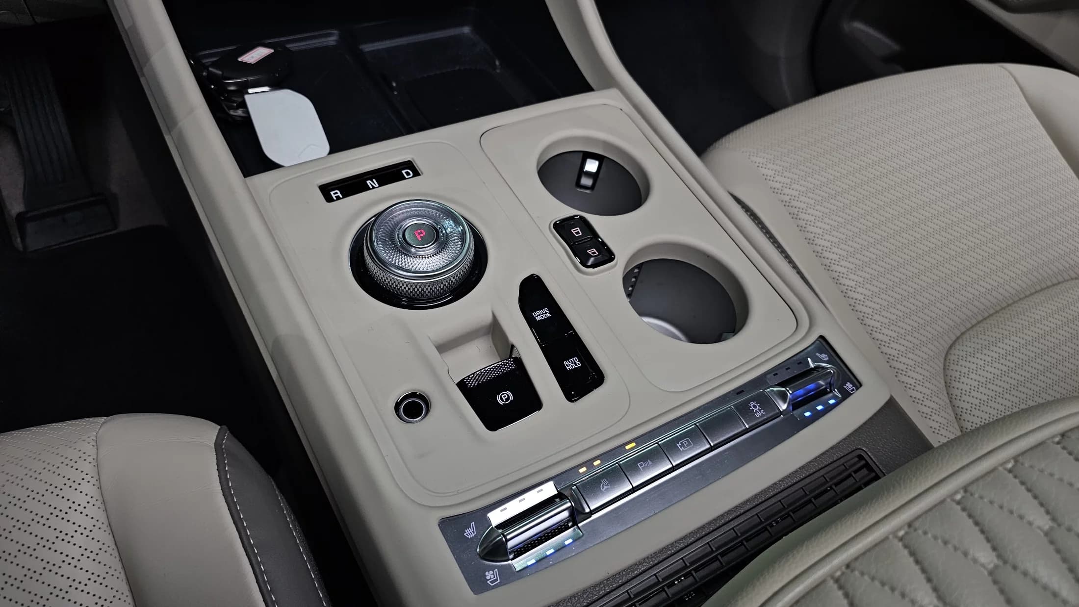 Kia Carnival Gasoline 7-Seater Gravity, 2024 г. 20639 км. — фото 9