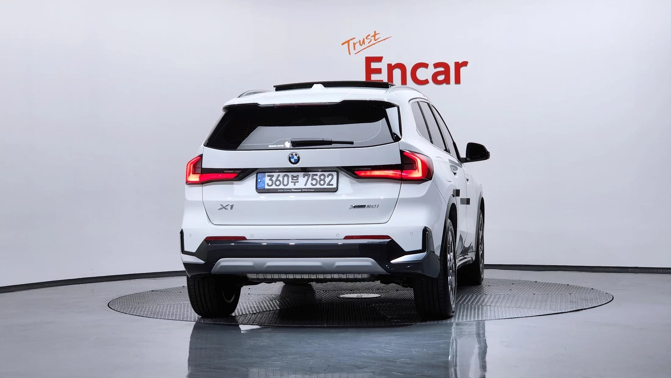 BMW X1 xDrive 20i xLine, 2024 г. 6125 км. — фото 4
