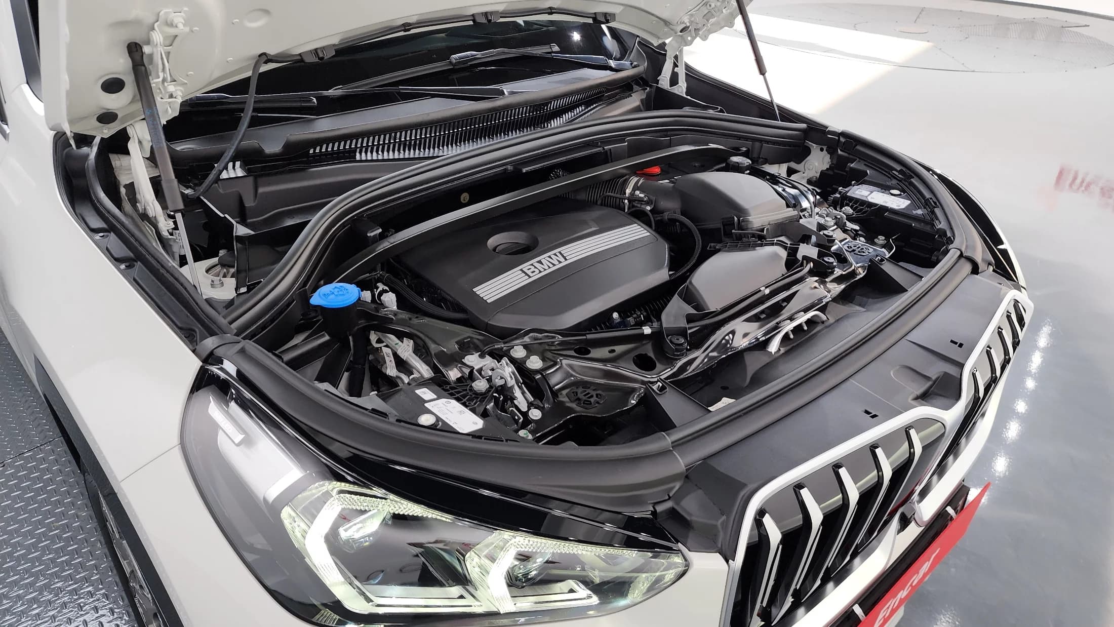 BMW X1 xDrive 20i xLine, 2024 г. 6125 км. — фото 6