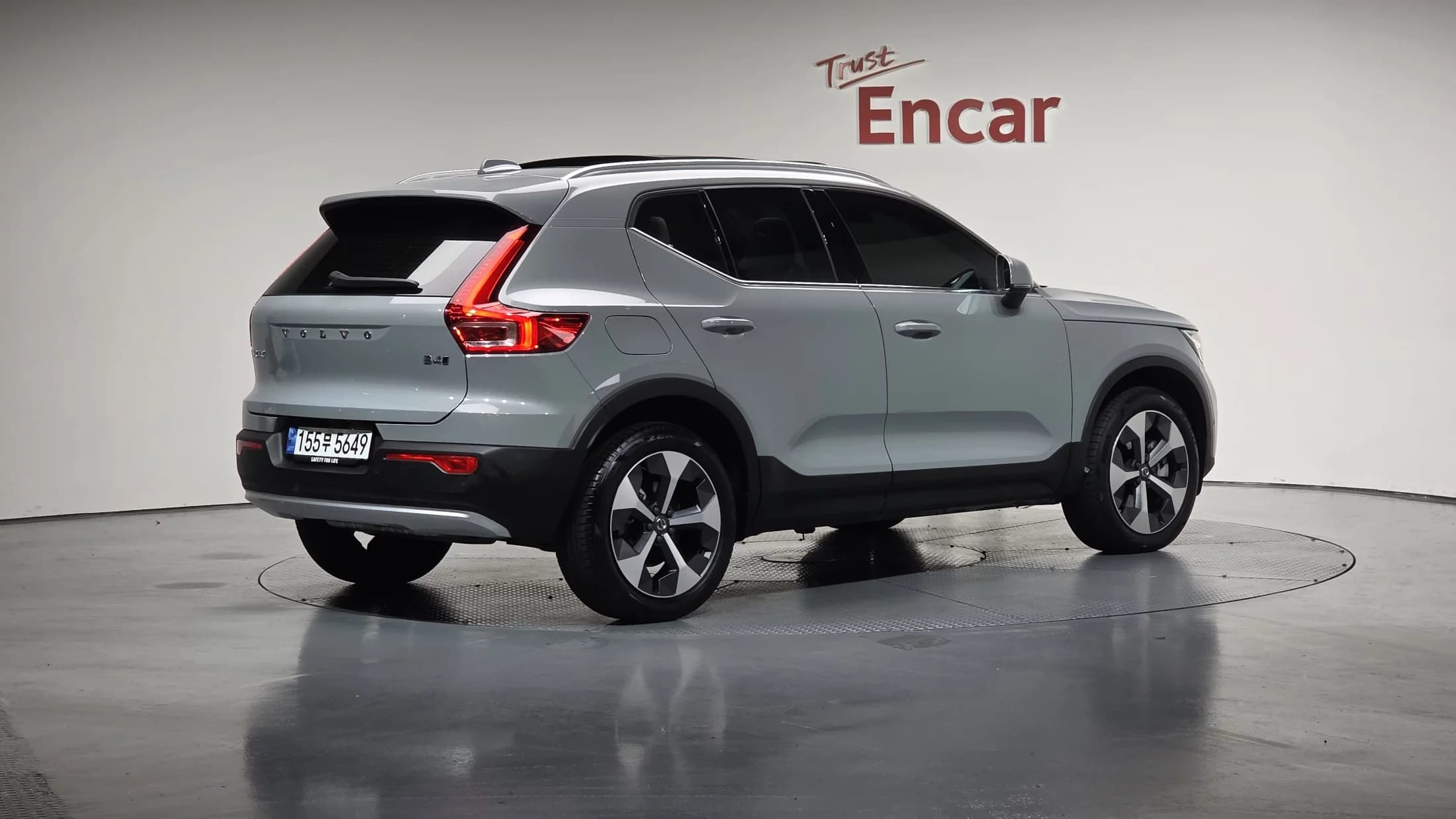 Volvo XC40 B4 Ultra Bright, 2024 г. 7908 км. — фото 2