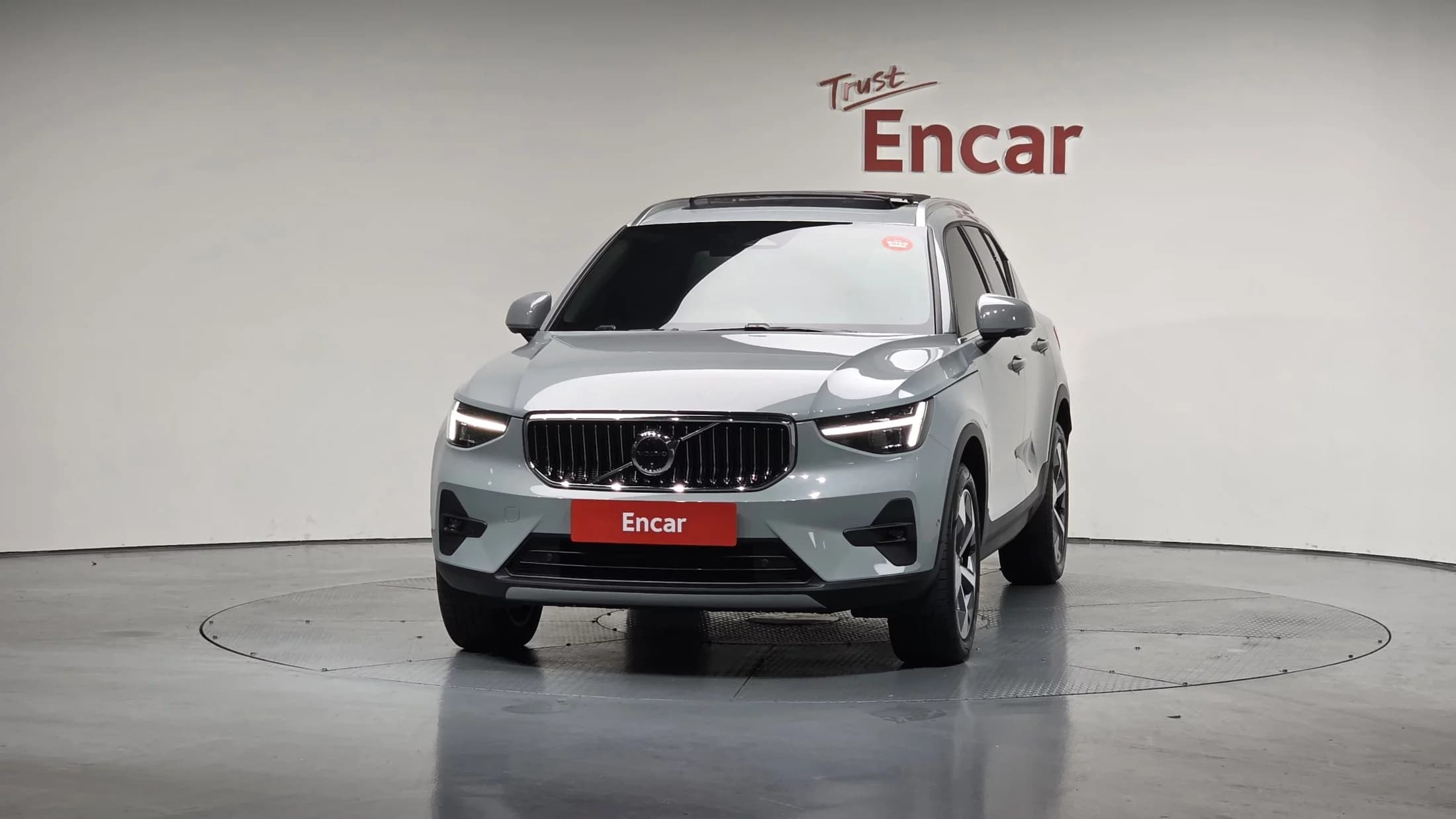 Volvo XC40 B4 Ultra Bright, 2024 г. 7908 км. — фото 3