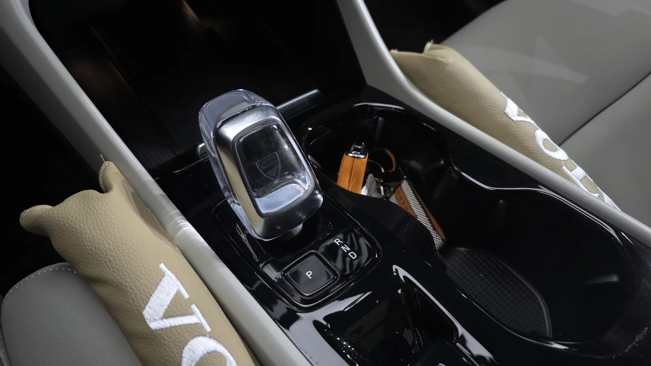 Volvo XC40 B4 Ultra Bright, 2024 г. 7908 км. — фото 9