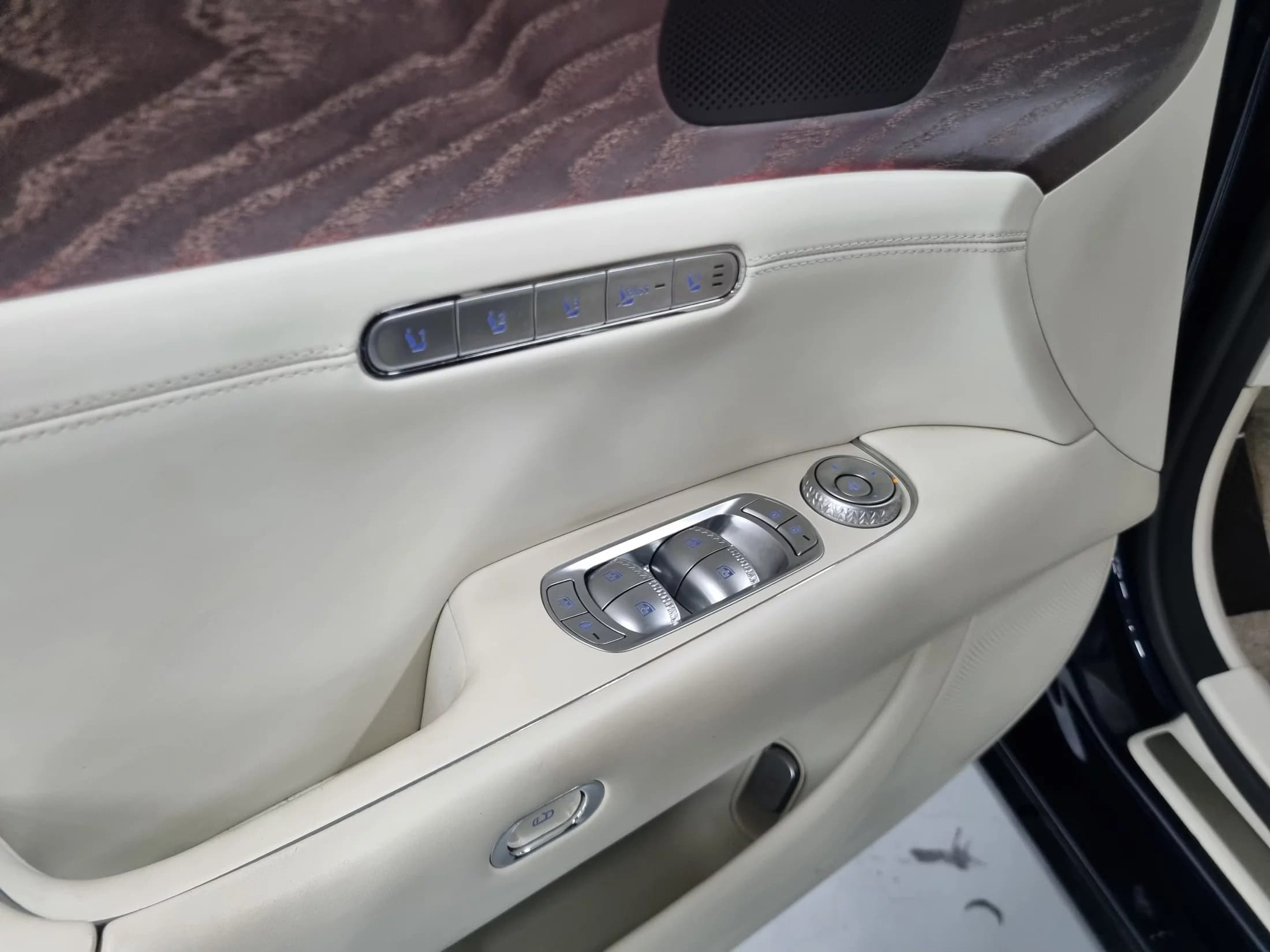Genesis G90 Gasoline 3.5 Turbo AWD, 2022 г. 74726 км. — фото 11