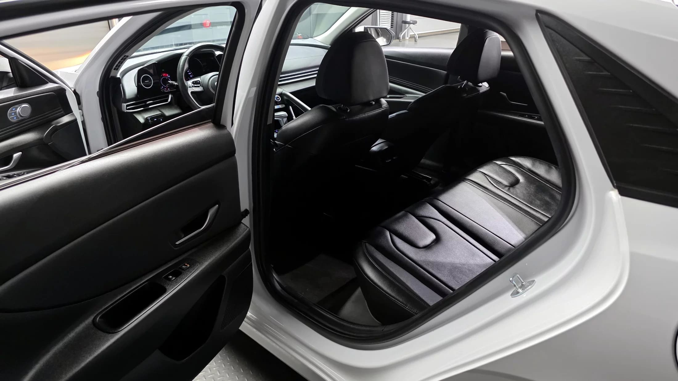 Hyundai AVANTE (Хендай Элантра) 1.6 Modern, 2022 г. 92748 км. — фото 11