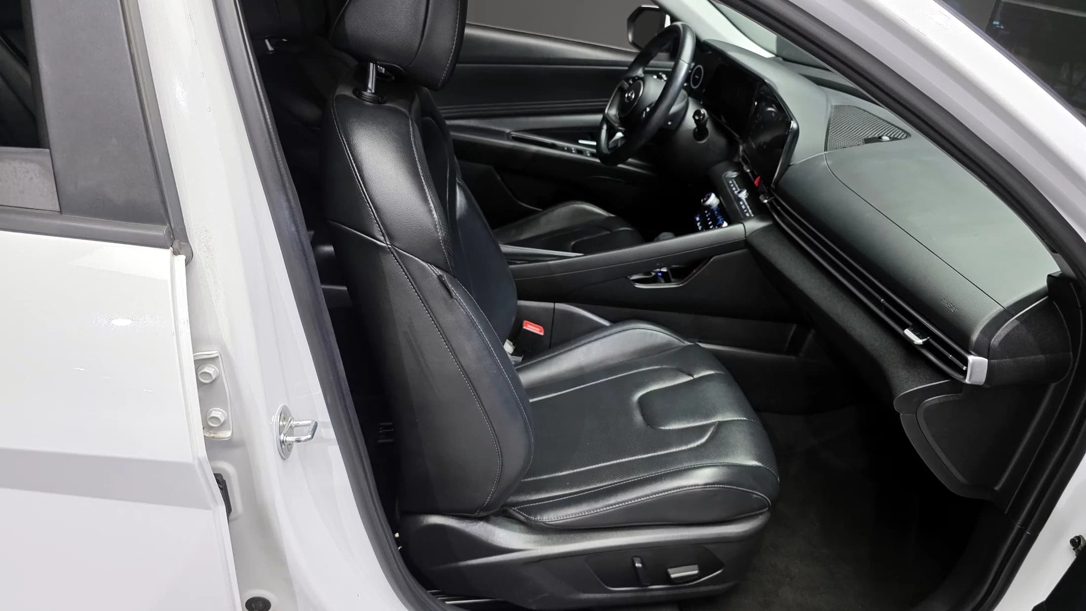 Hyundai AVANTE (Хендай Элантра) 1.6 Modern, 2022 г. 92748 км. — фото 12