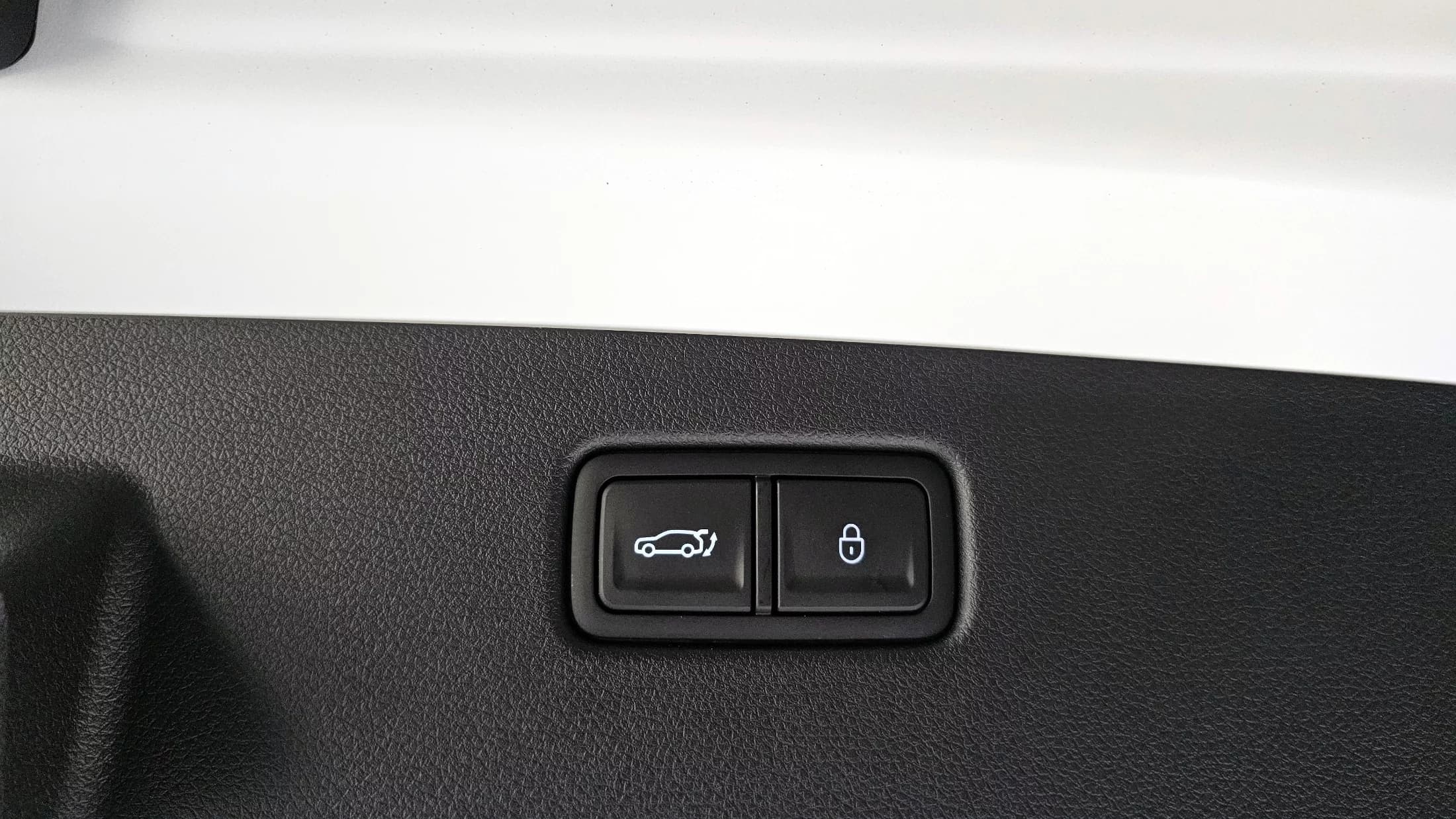 Genesis GV60 Standard AWD, электромобиль, 2025 г. 7150 км. — фото 18