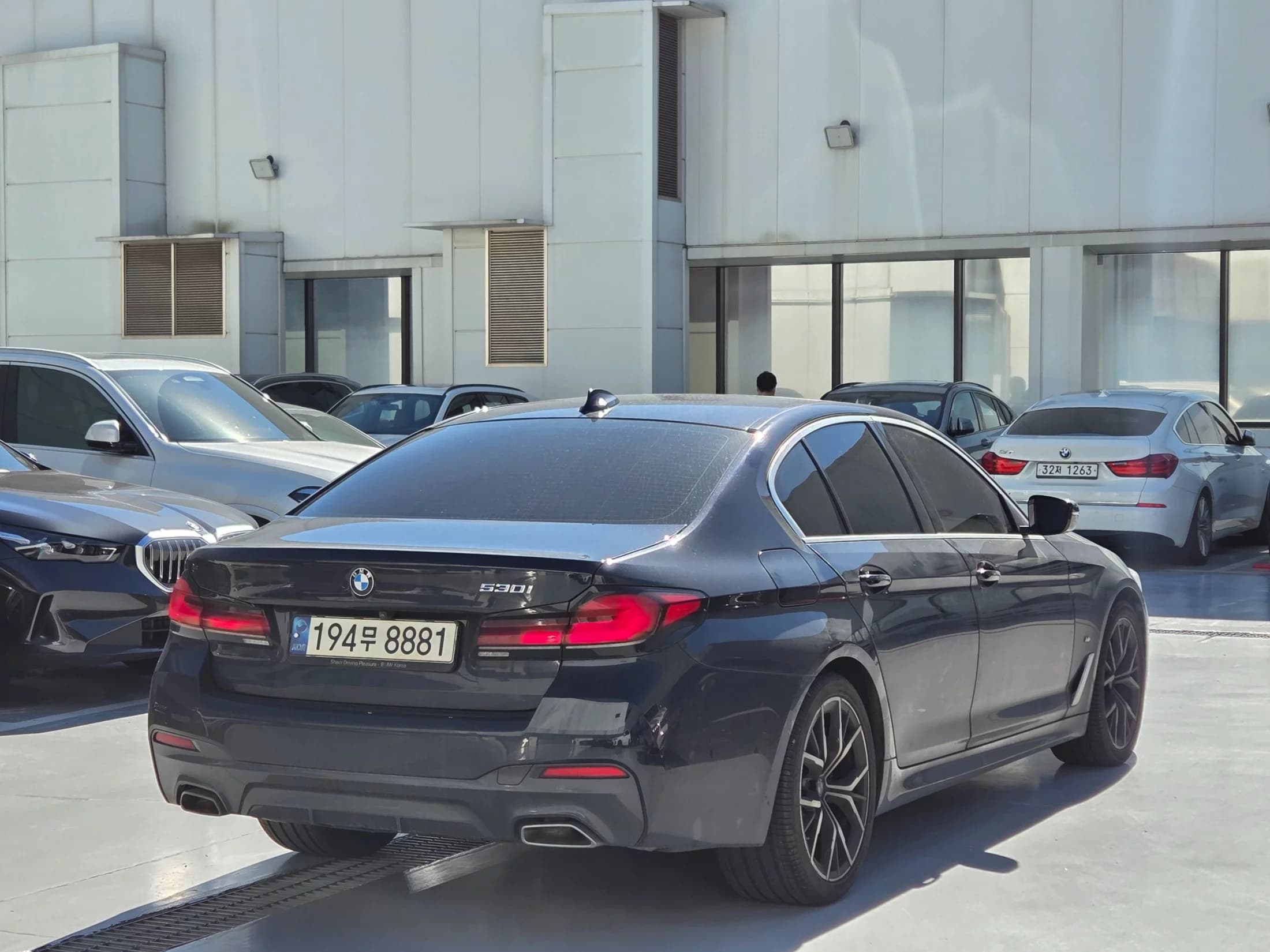 BMW 5-Series 530i M Sport Package, 2021 г. 69524 км. — фото 2