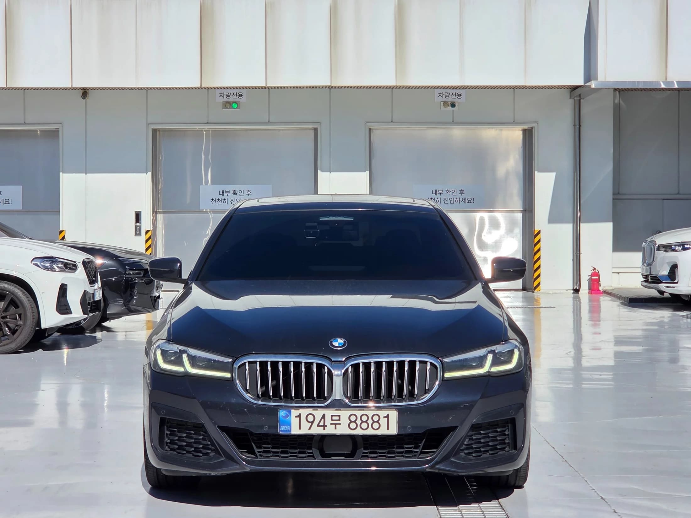 BMW 5-Series 530i M Sport Package, 2021 г. 69524 км. — фото 3