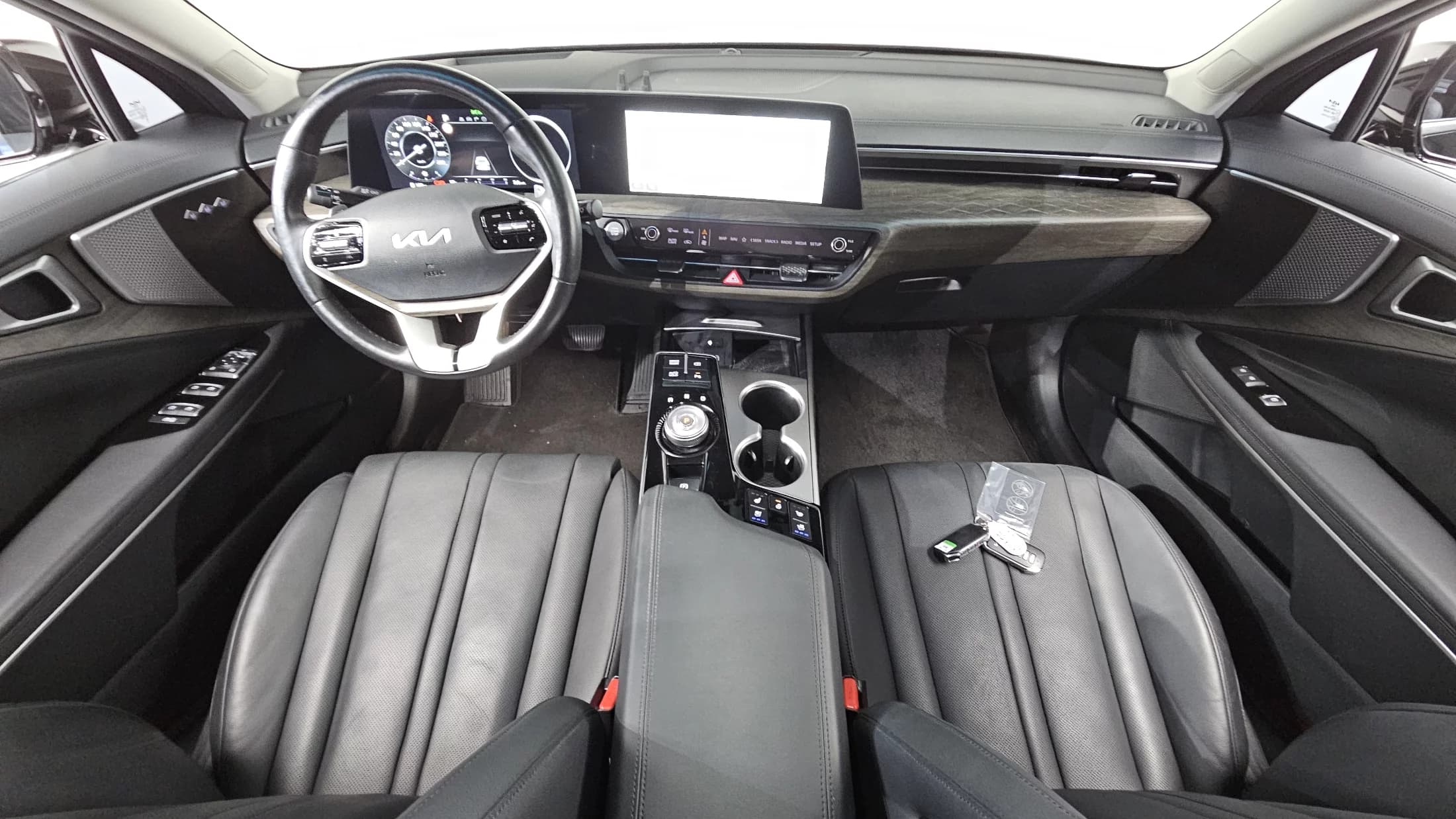 Kia K8 2.5 Gasoline 2WD Noblesse, 2022 г. 26258 км. — фото 7