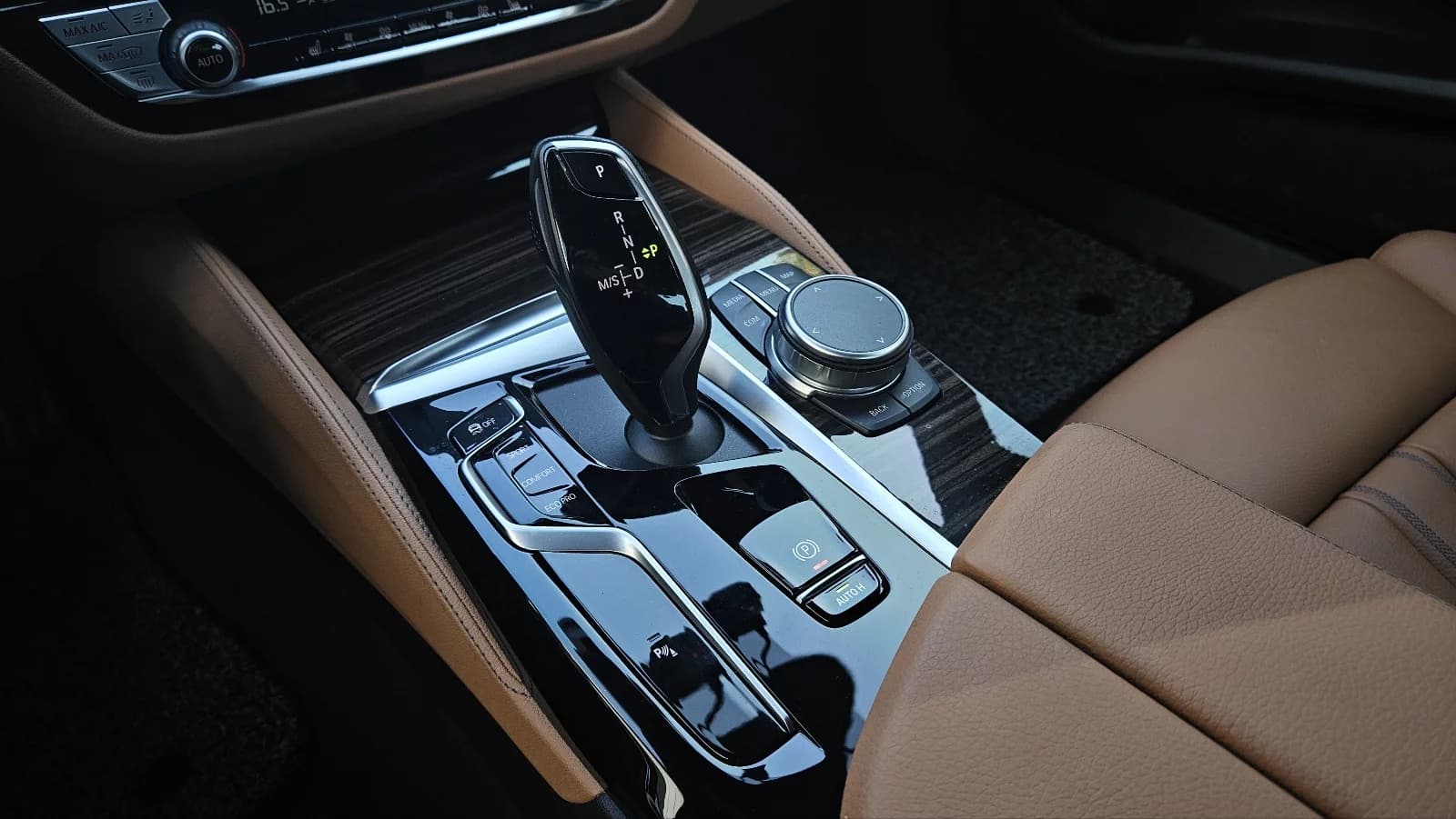 BMW 5-Series 520i M Sport, 2021 г. 54753 км. — фото 4