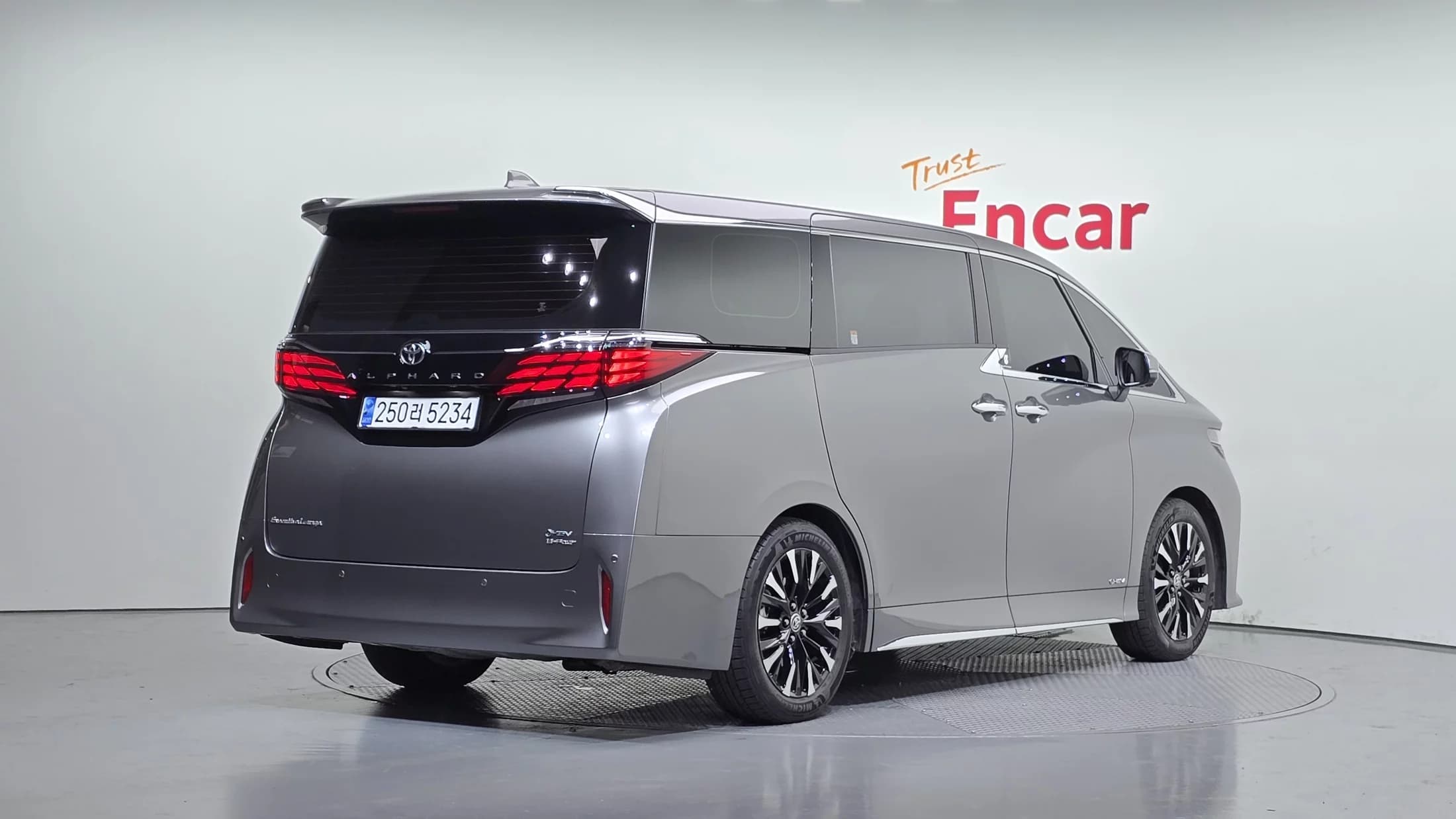 Toyota ALPHARD AWD, гибрид, 2023 г. 8656 км. — фото 2