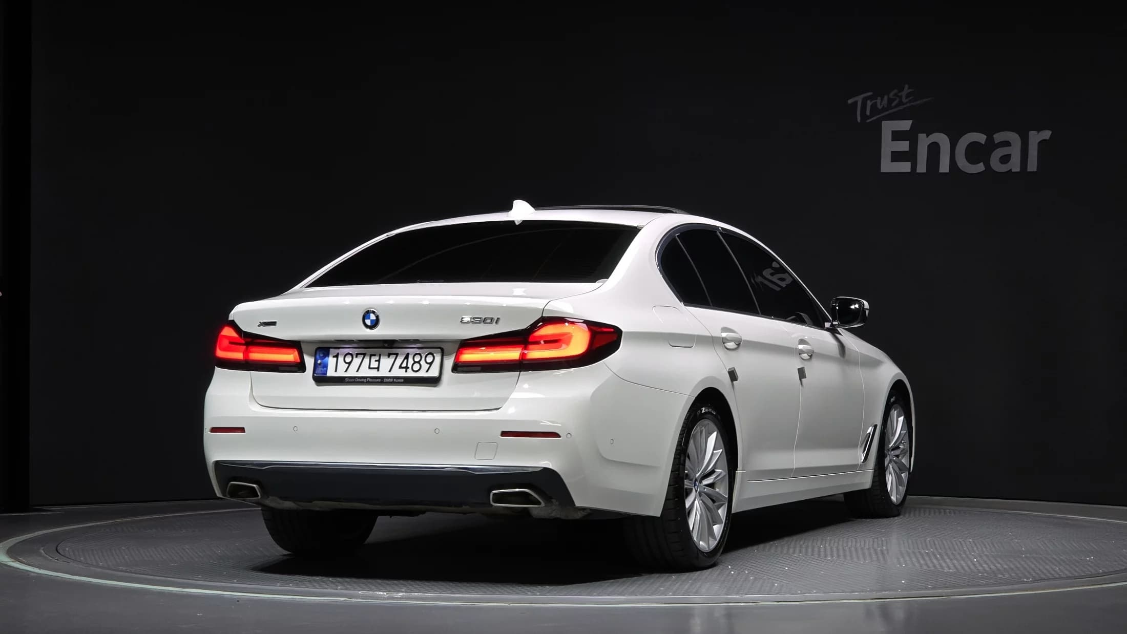 BMW 5-Series 530i xDrive Luxury, 2023 г. 40616 км. — фото 2