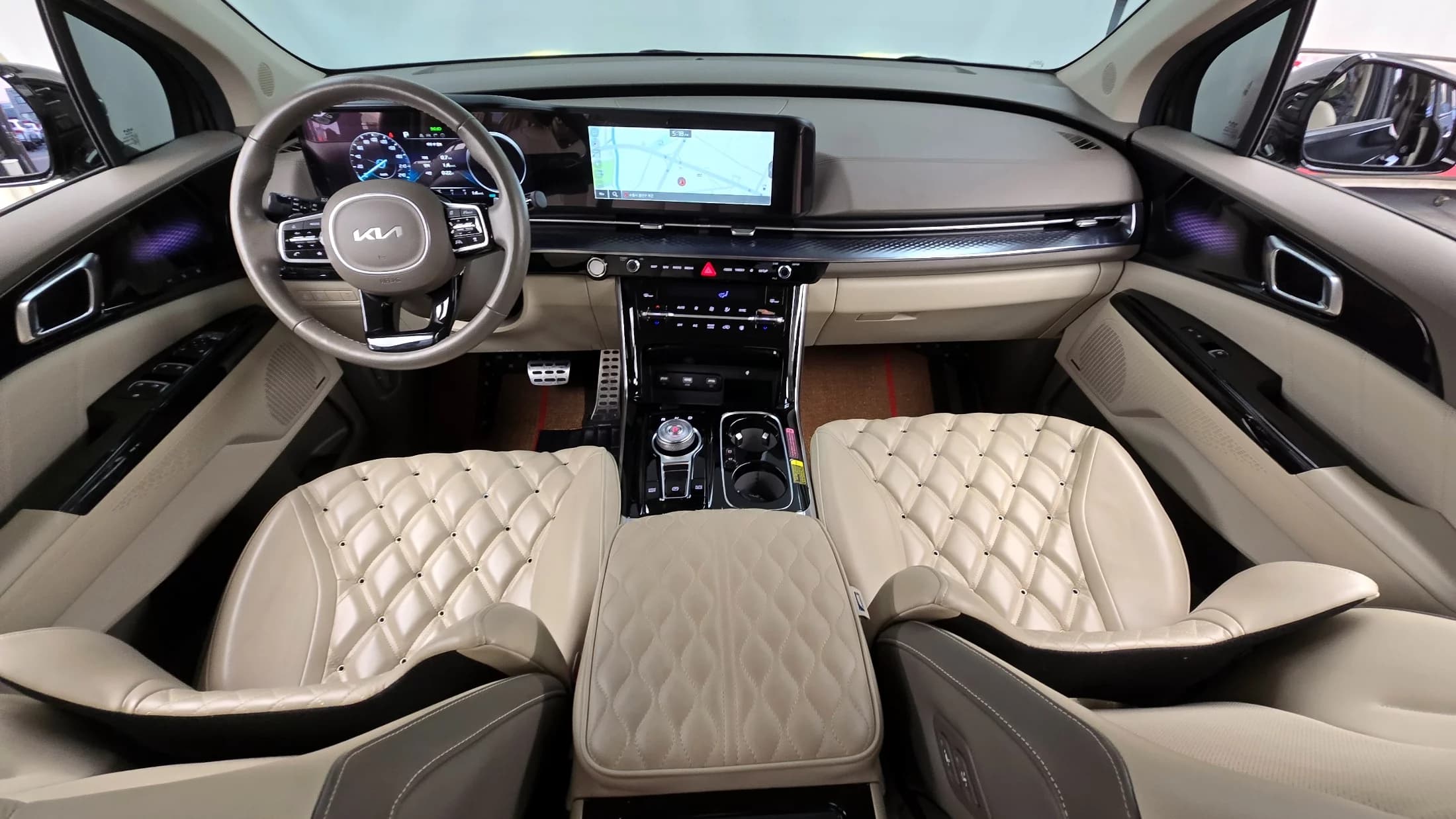 Kia Carnival Gasoline 9-Seater Hi-Limousine Signature, 2022 г. 60201 км. — фото 7
