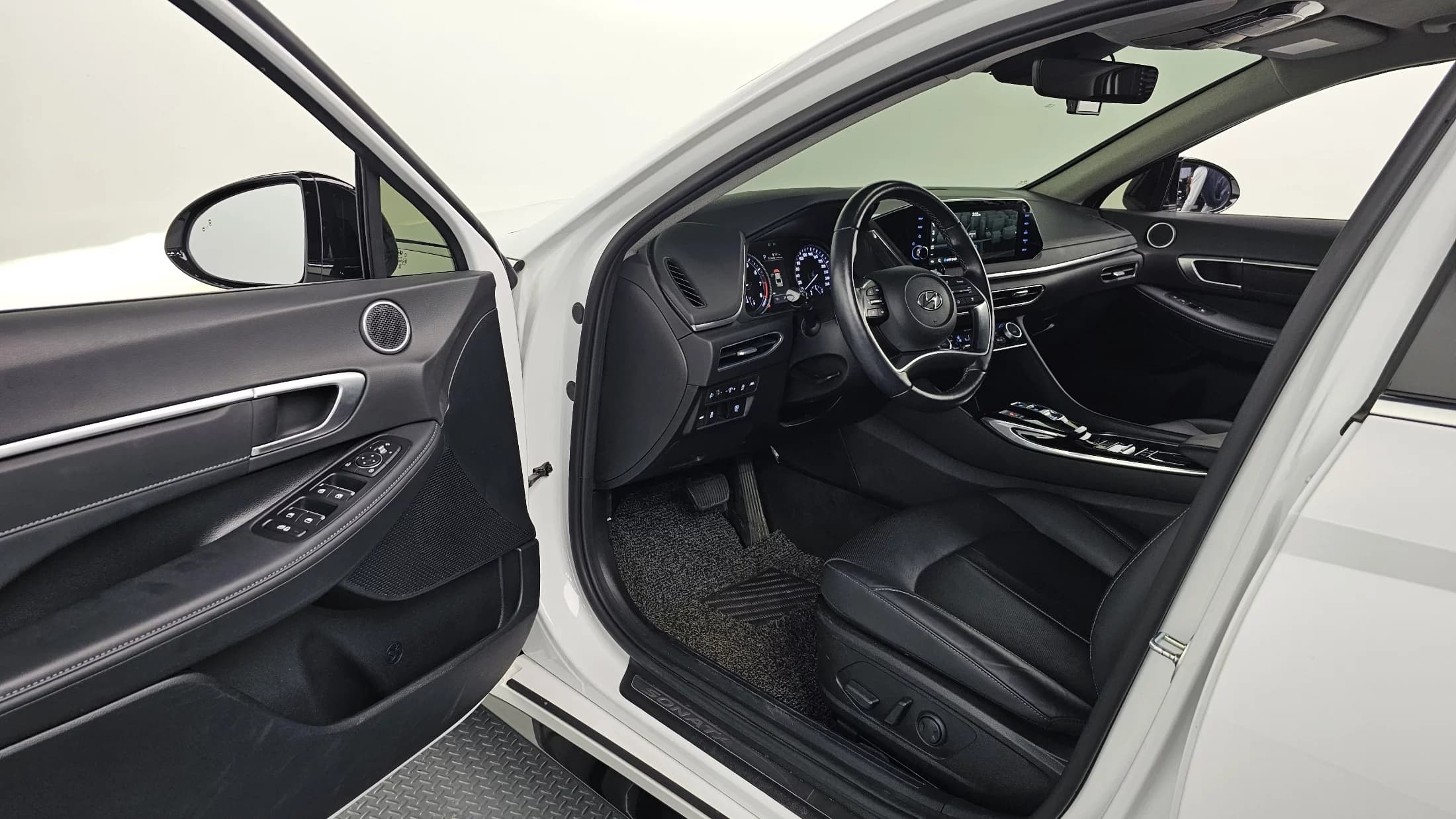 Hyundai Sonata 2.0 Premium Plus, 2021 г. 39536 км. — фото 12