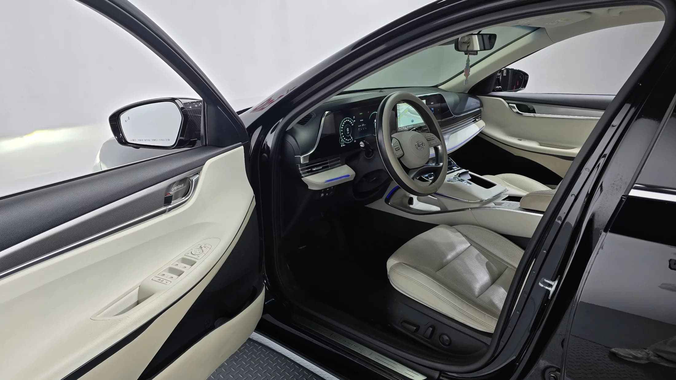 Hyundai Grandeur 3.3 Le Blanc, 2021 г. 80194 км. — фото 10
