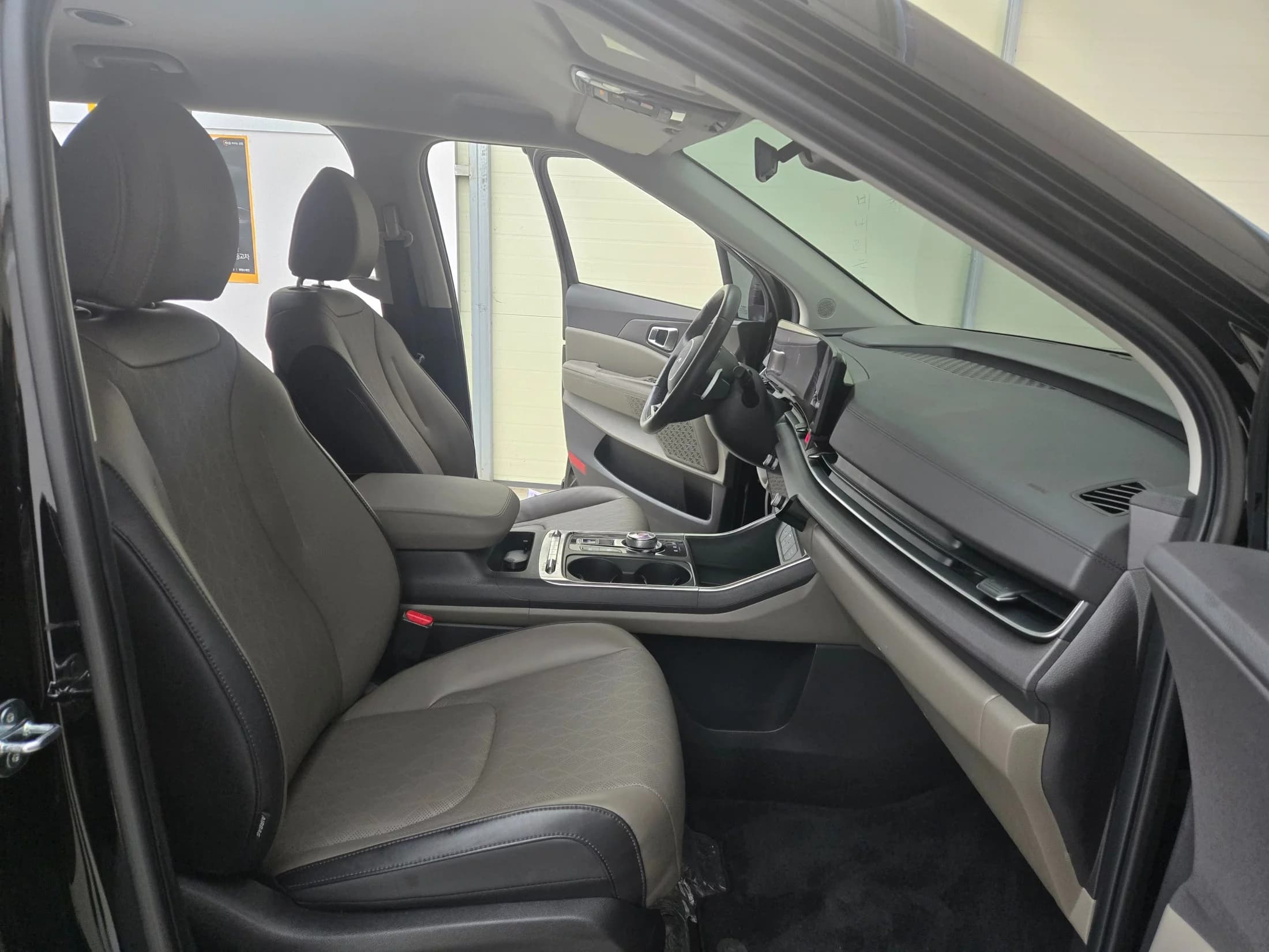 Kia Carnival 9-Seater Noblesse, 2024 г. 35066 км. — фото 11