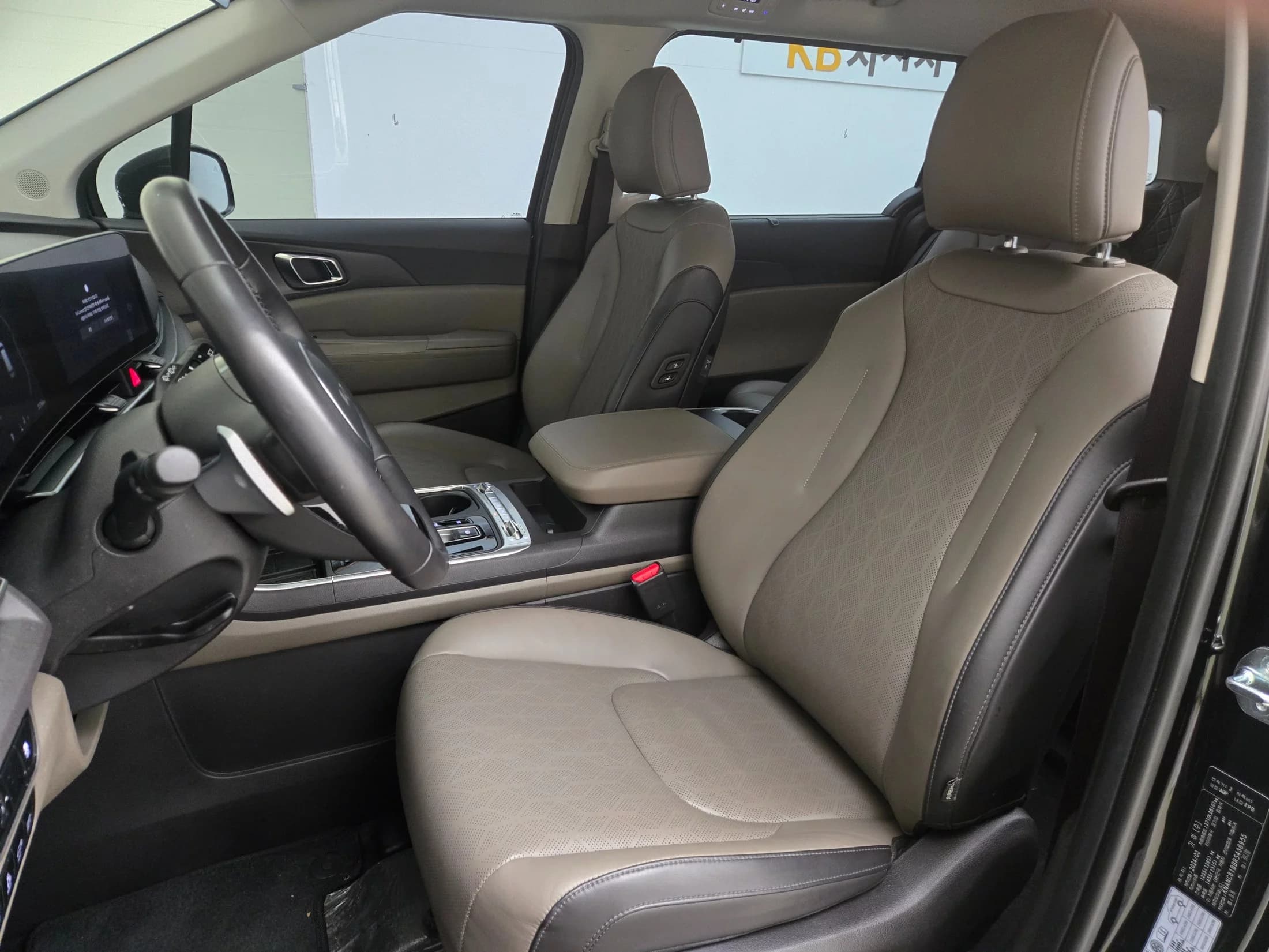 Kia Carnival 9-Seater Noblesse, 2024 г. 35066 км. — фото 10