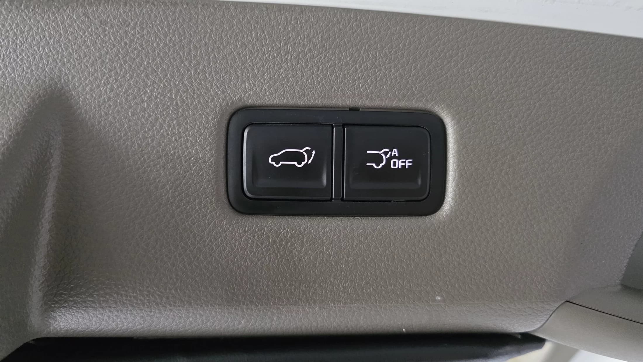 Kia Carnival Gasoline 9-Seater Hi-Limousine Signature, 2022 г. 45635 км. — фото 20