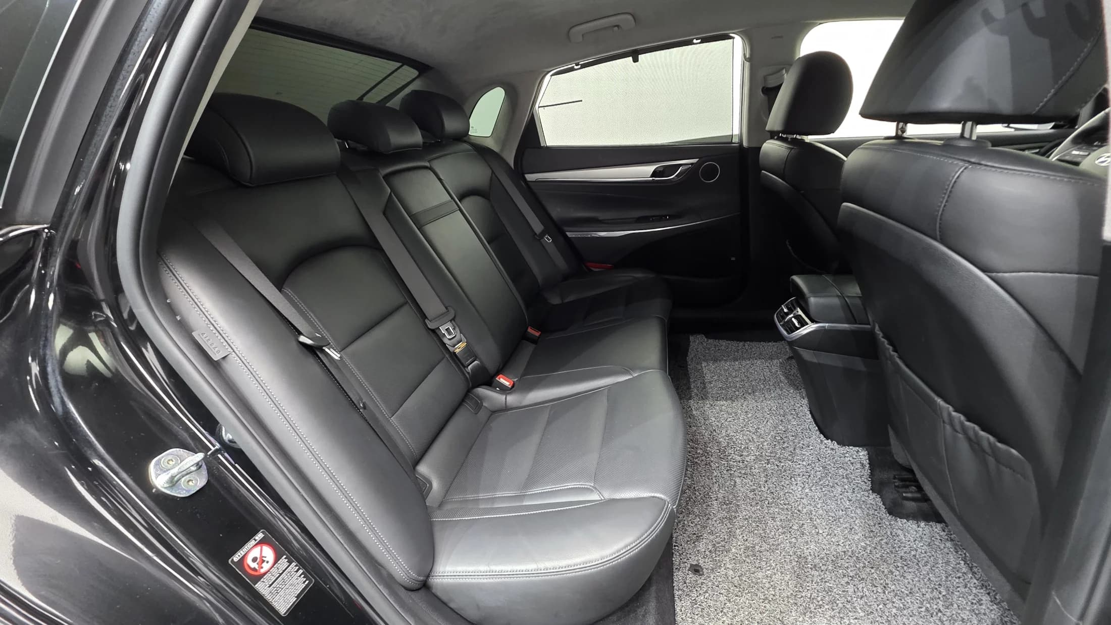 Hyundai Grandeur 3.0 LPi Exclusive, 2022 г. 30967 км. — фото 19