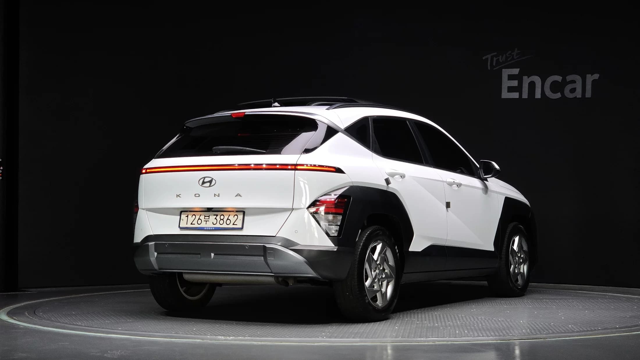 Hyundai Kona Gasoline 1.6 Turbo 2WD Premium, 2023 г. 63705 км. — фото 2