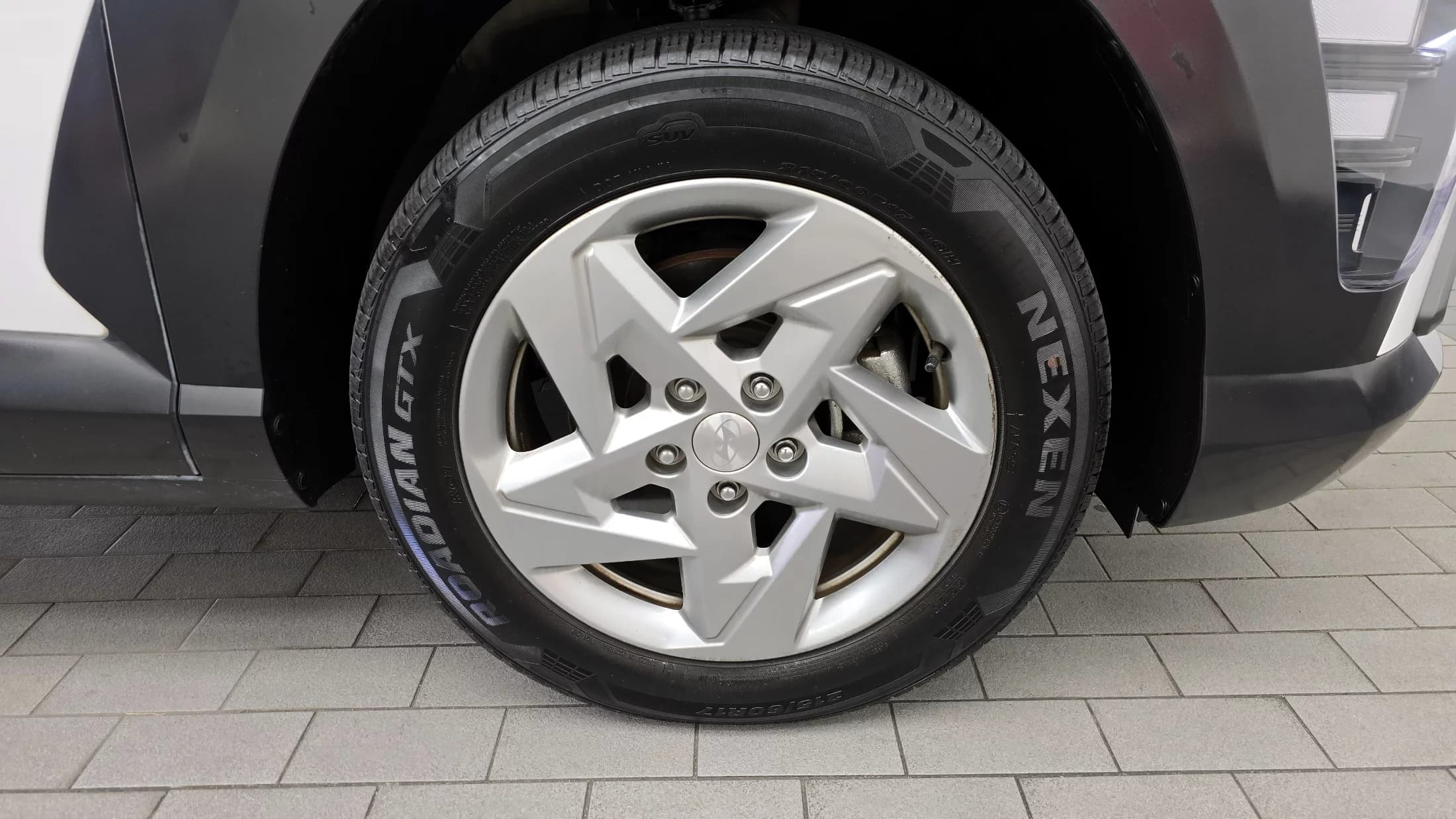 Hyundai Kona Gasoline 1.6 Turbo 2WD Premium, 2023 г. 63705 км. — фото 5