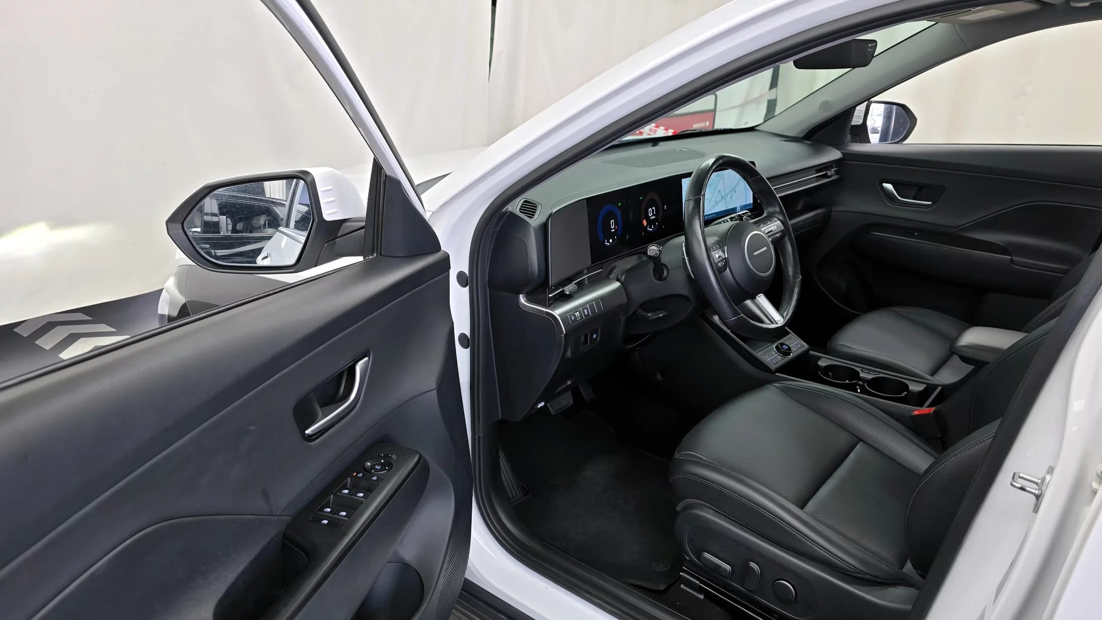 Hyundai Kona Gasoline 1.6 Turbo 2WD Premium, 2023 г. 63705 км. — фото 10