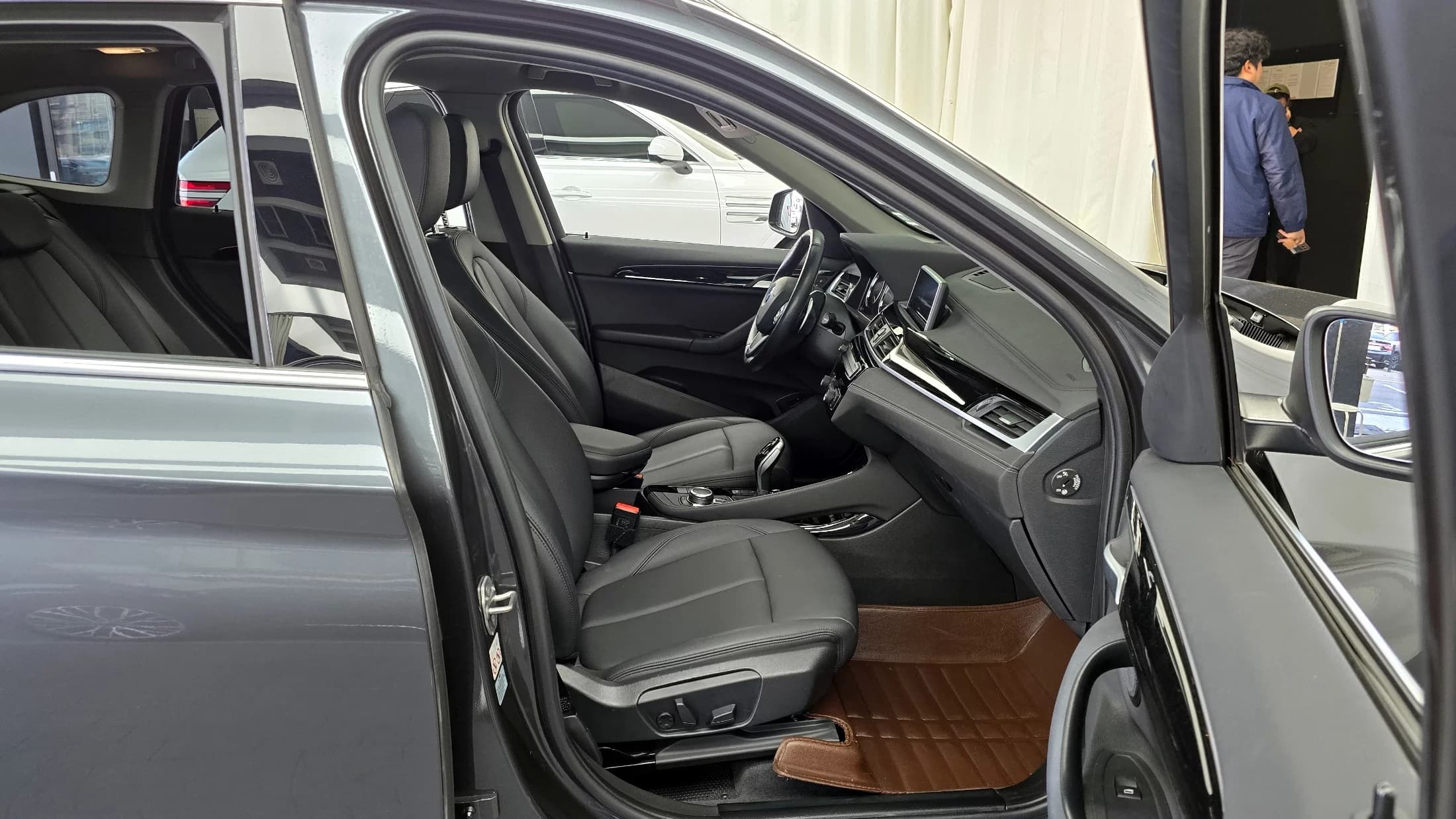 BMW X1 xDrive 20i xLine, 2022 г. 48359 км. — фото 11