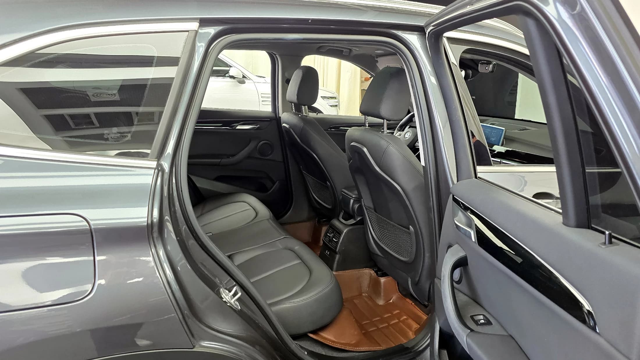 BMW X1 xDrive 20i xLine, 2022 г. 48359 км. — фото 12