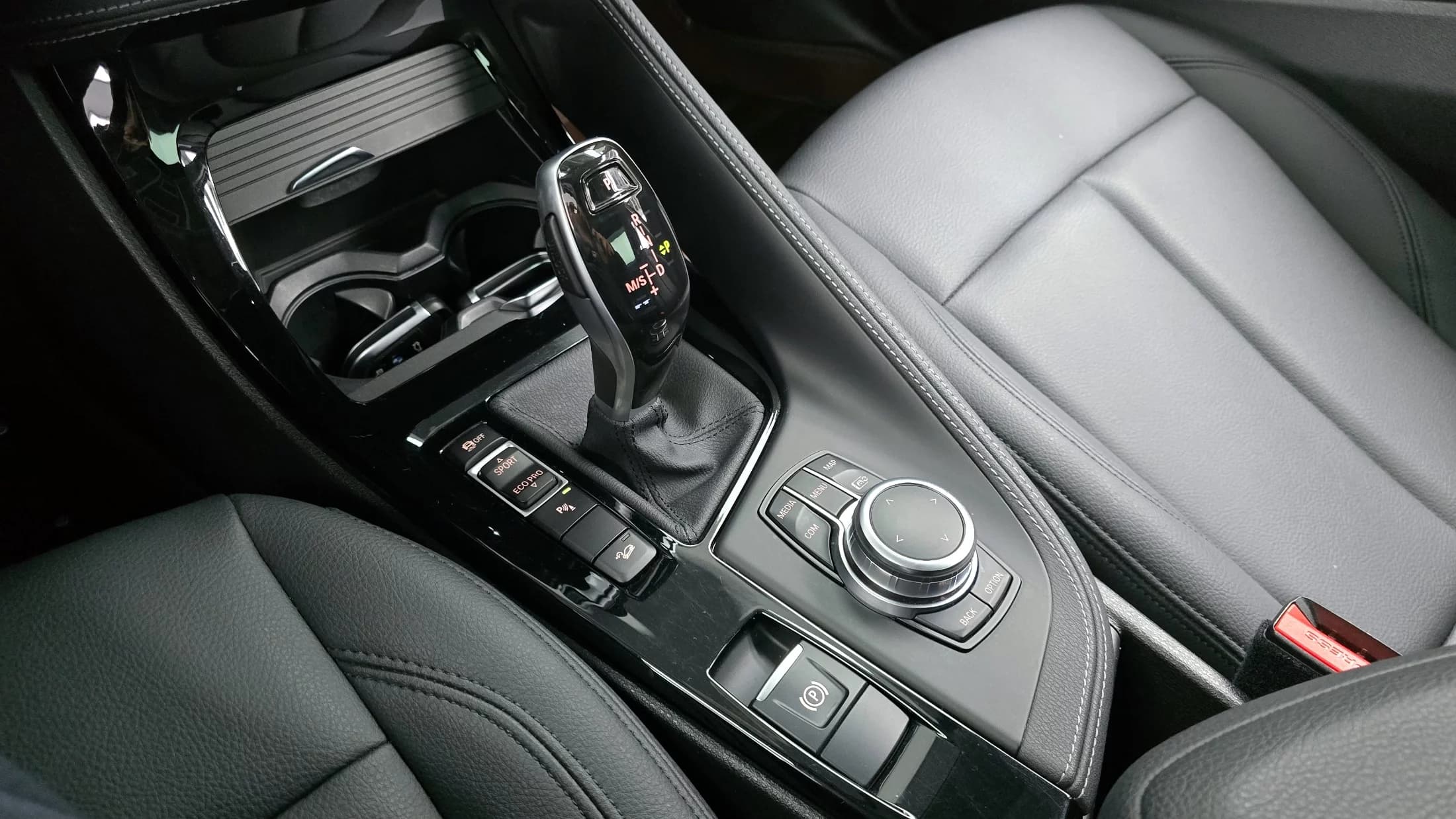 BMW X1 xDrive 20i xLine, 2022 г. 48359 км. — фото 9