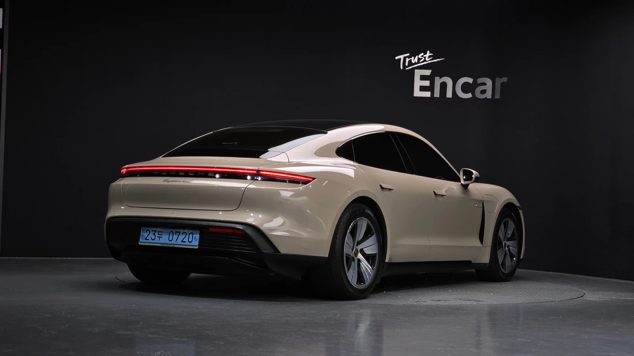 Porsche TAYCAN 4S, электромобиль, 2021 г. 59780 км. — фото 2
